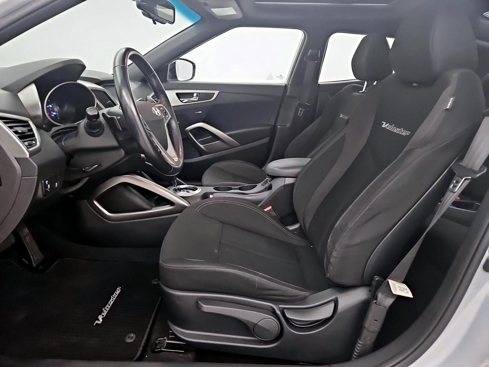 Thumbnail: 2017 Hyundai Veloster - 11