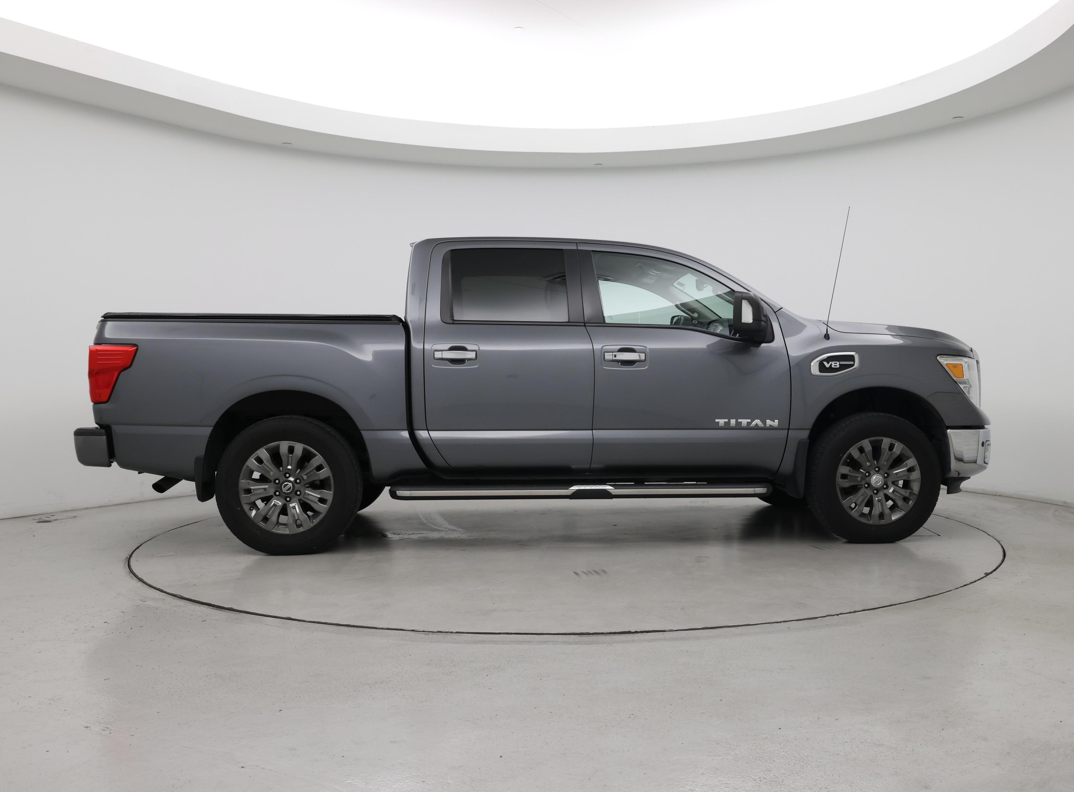 Thumbnail: 2017 Nissan Titan - 7