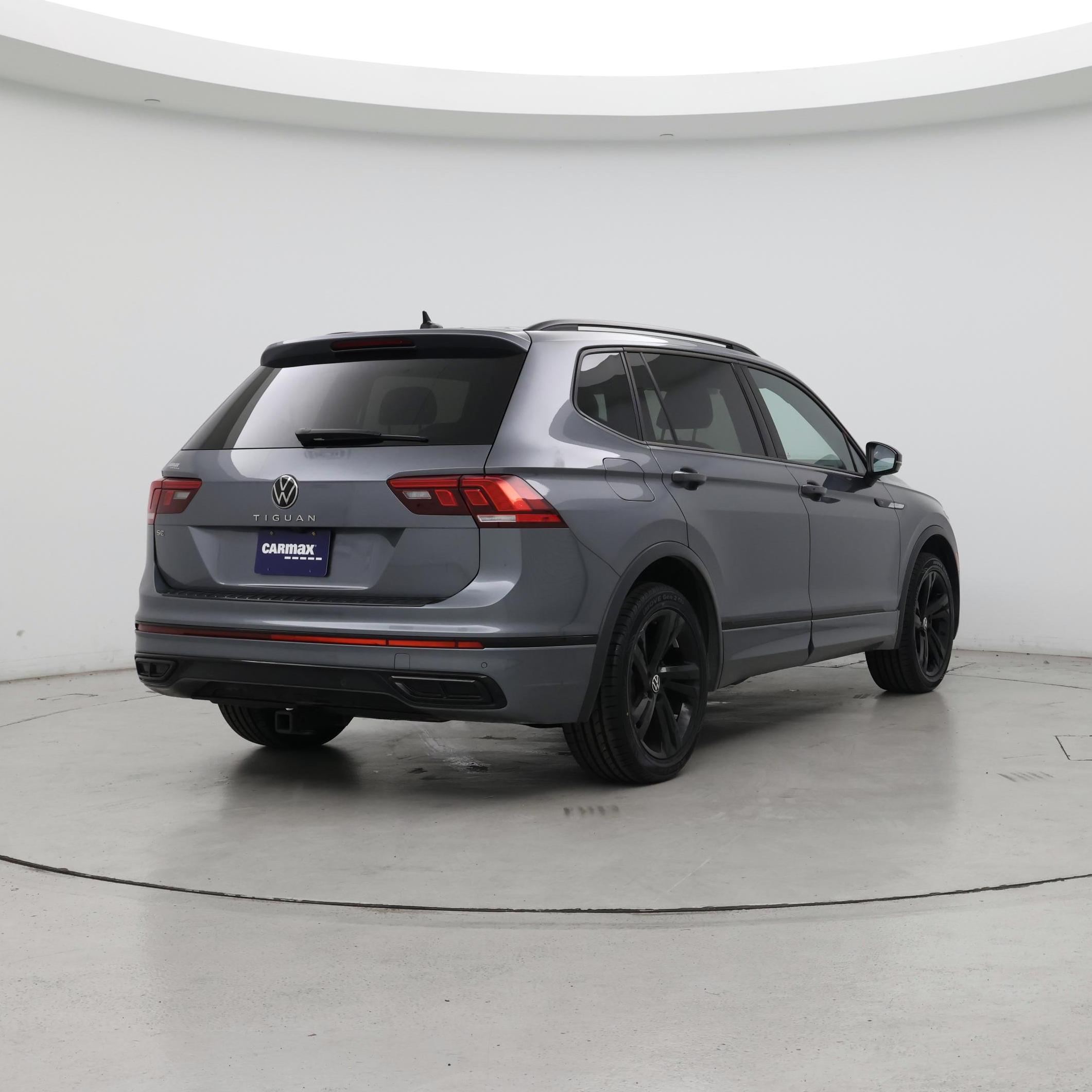 Thumbnail: 2023 Volkswagen Tiguan - 8