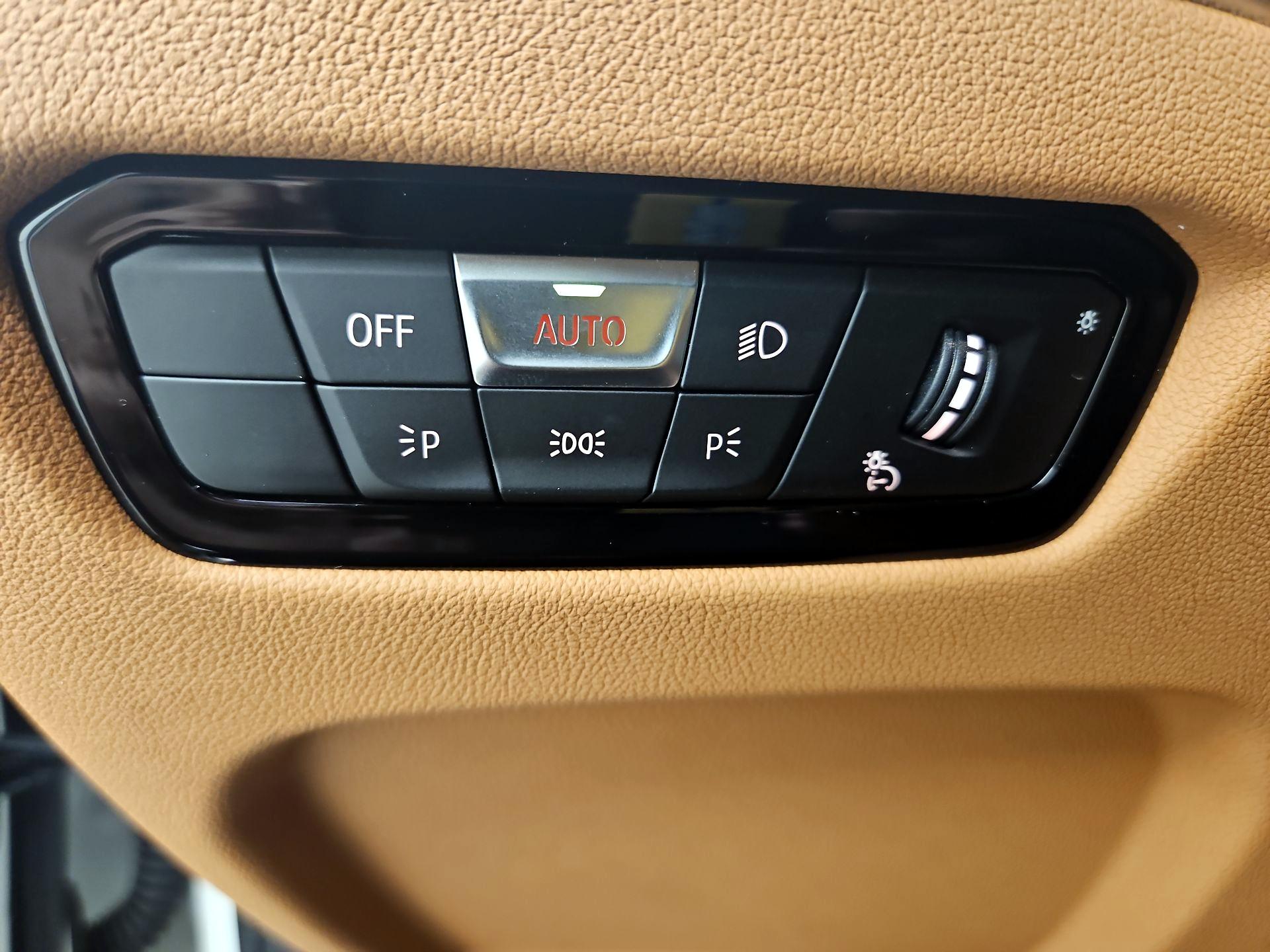 Thumbnail: 2024 BMW 3 Series - 13