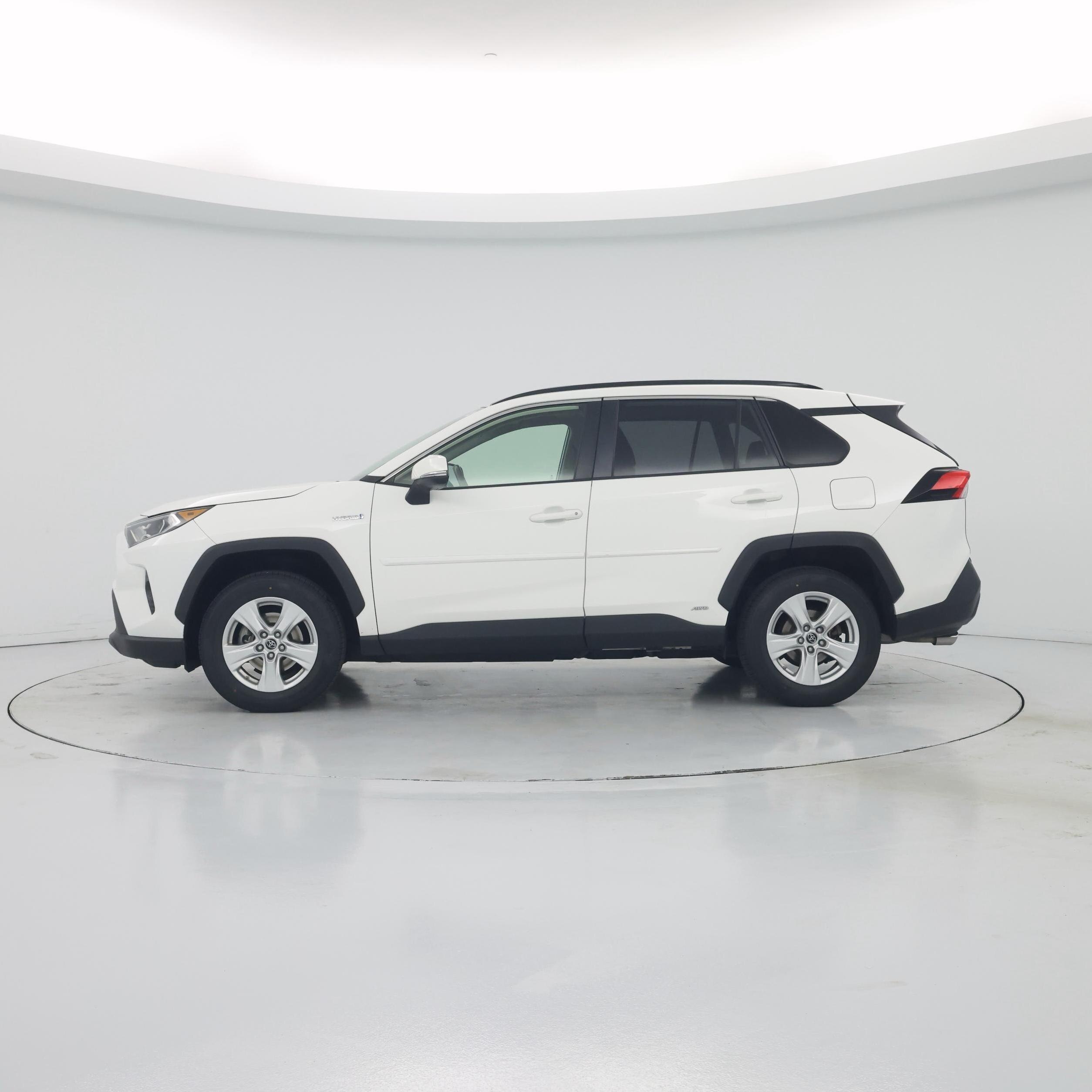 Thumbnail: 2019 Toyota RAV4 - 3