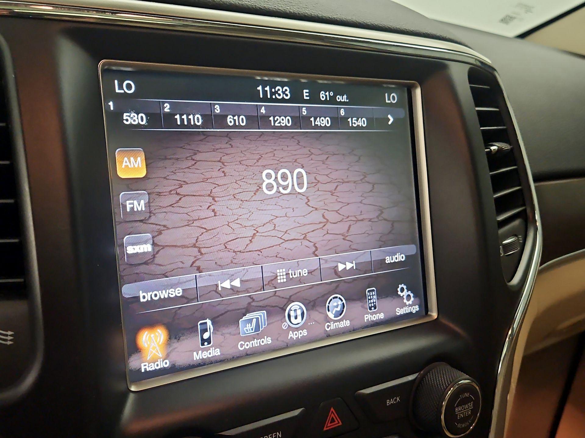 Thumbnail: 2015 Jeep Grand Cherokee - 13