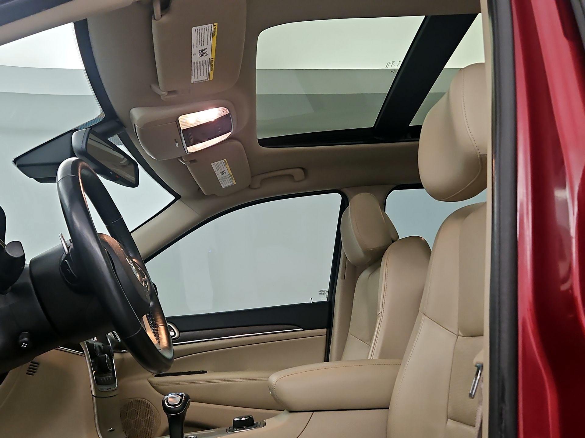 Thumbnail: 2015 Jeep Grand Cherokee - 17