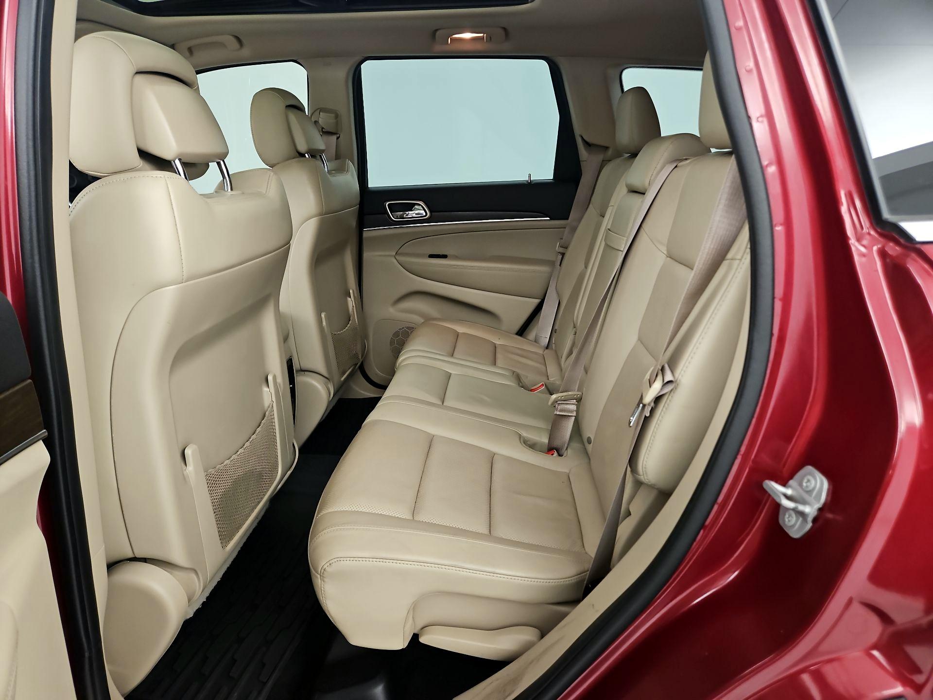 Thumbnail: 2015 Jeep Grand Cherokee - 18