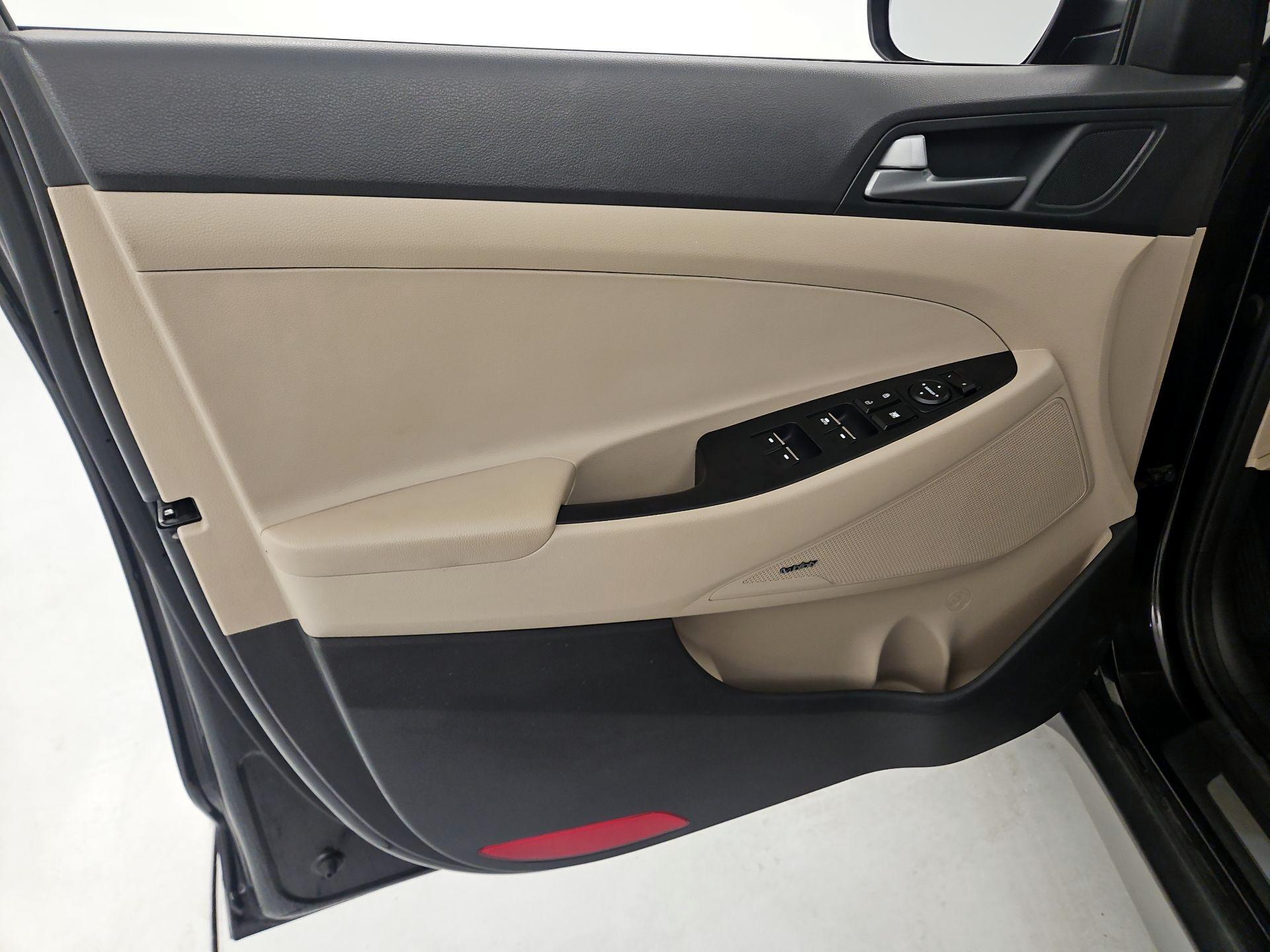 Thumbnail: 2017 Hyundai Tucson - 10