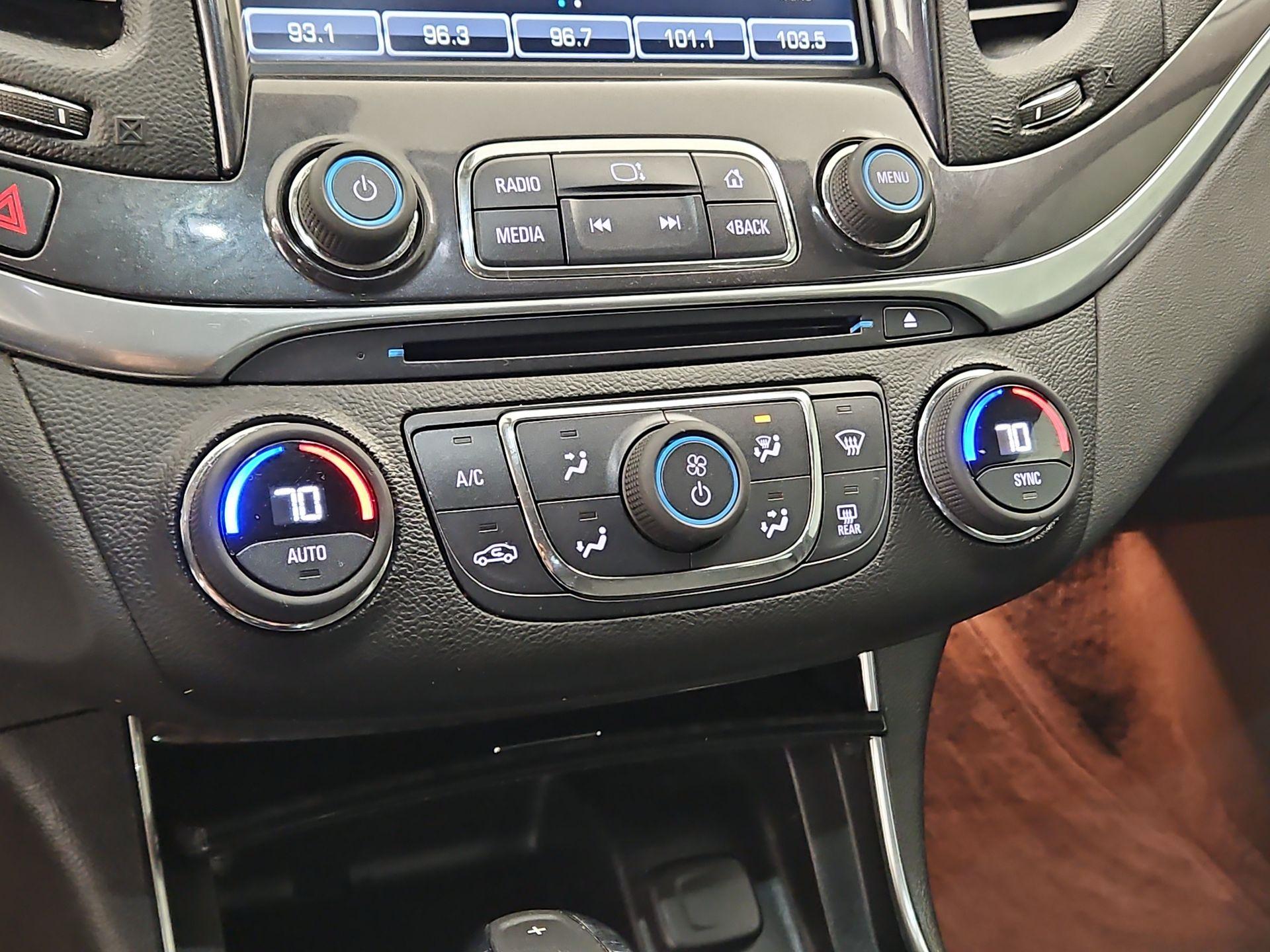 Thumbnail: 2015 Chevrolet Impala - 16