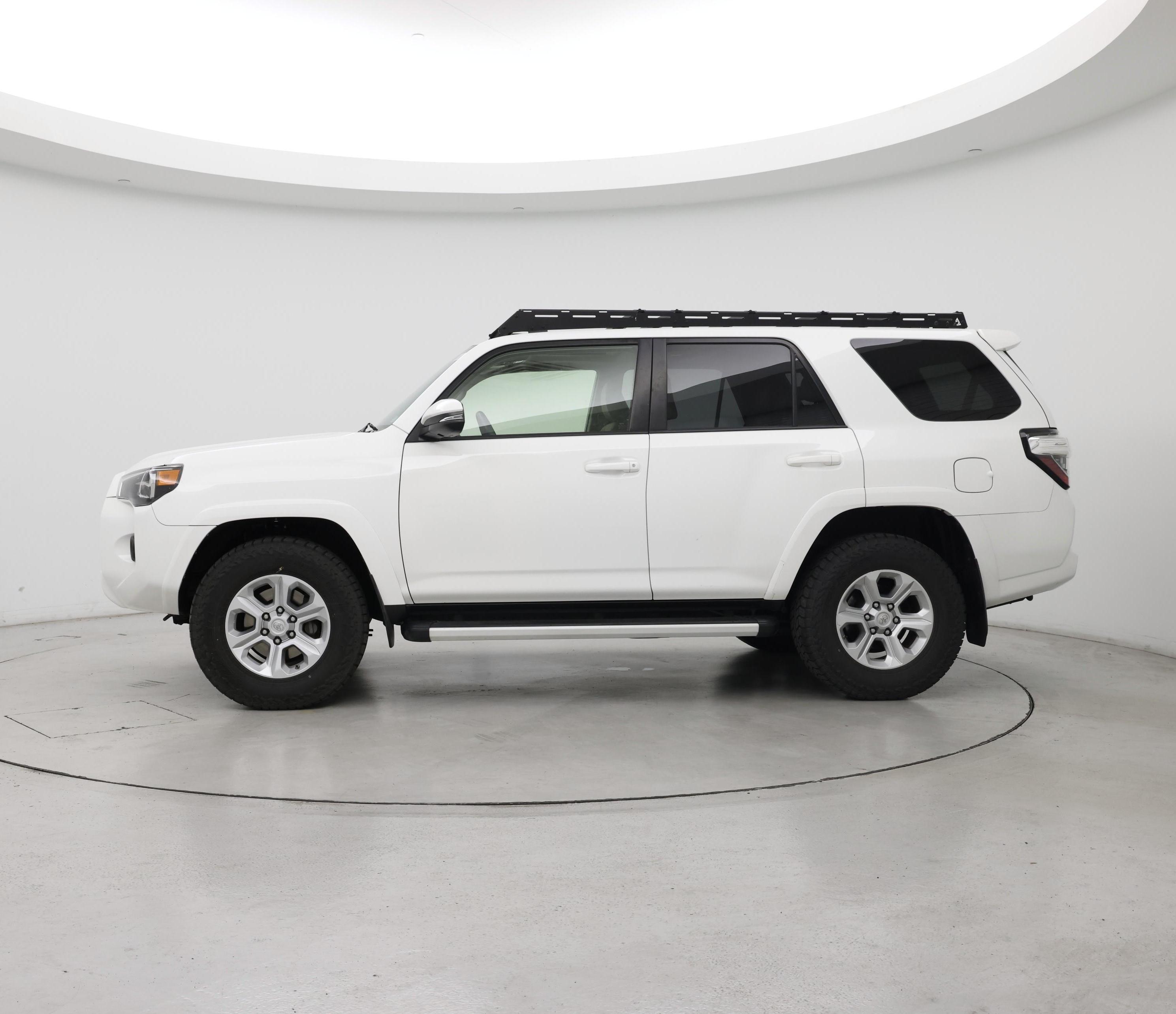 Thumbnail: 2021 Toyota 4Runner - 3