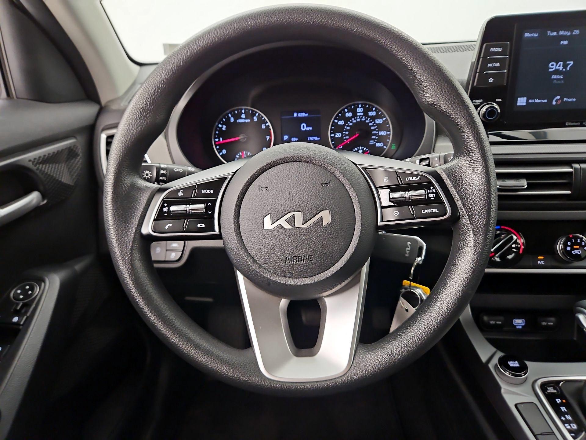 Thumbnail: 2023 Kia Seltos - 10