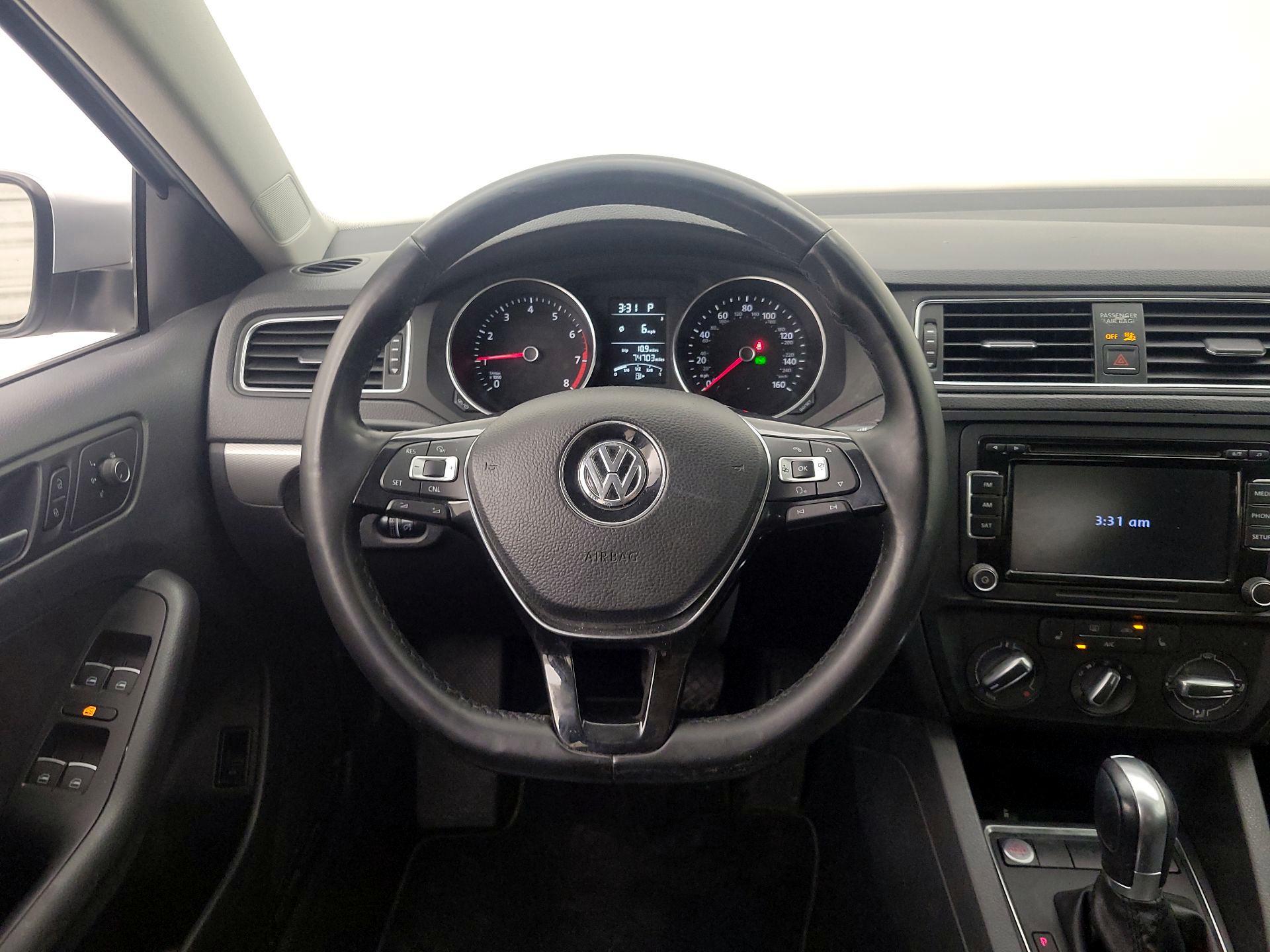 Thumbnail: 2015 Volkswagen Jetta - 10