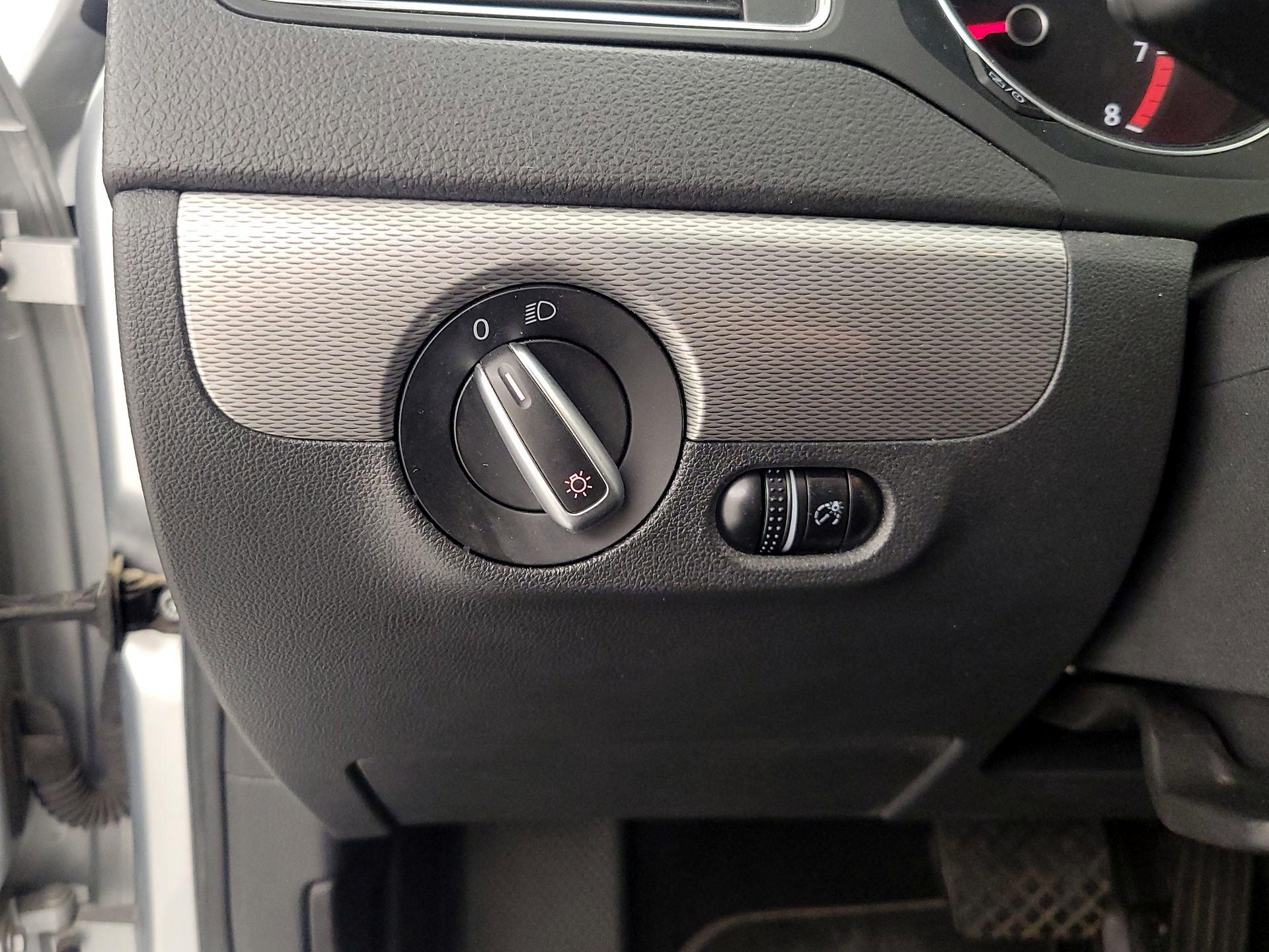 Thumbnail: 2015 Volkswagen Jetta - 13