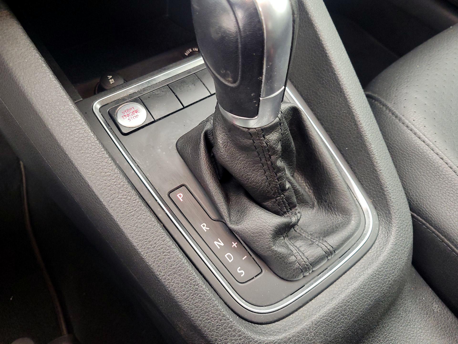 Thumbnail: 2015 Volkswagen Jetta - 17