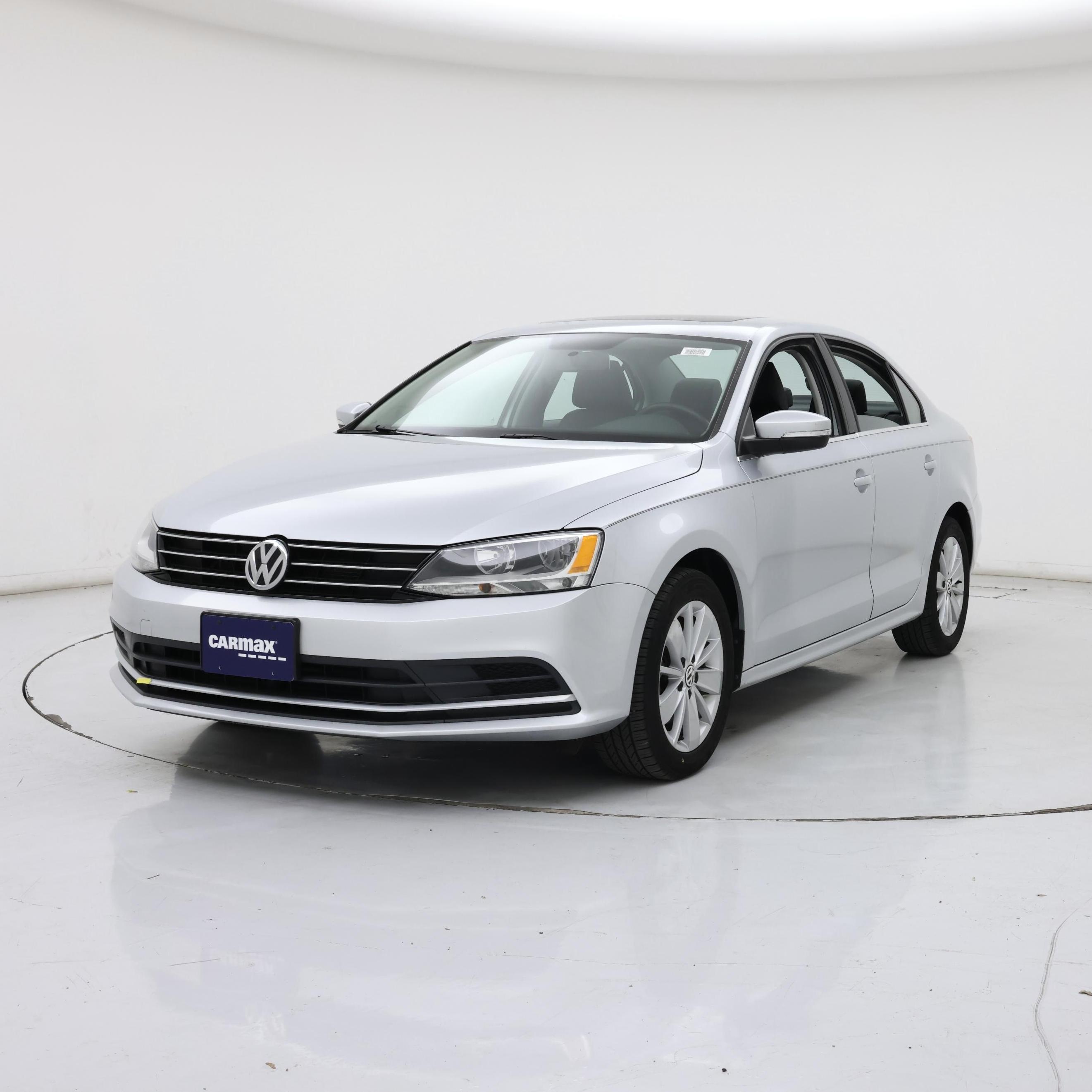 Thumbnail: 2015 Volkswagen Jetta - 4