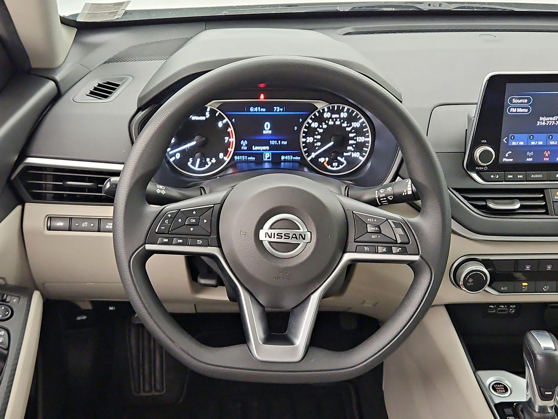 Thumbnail: 2020 Nissan Altima - 10