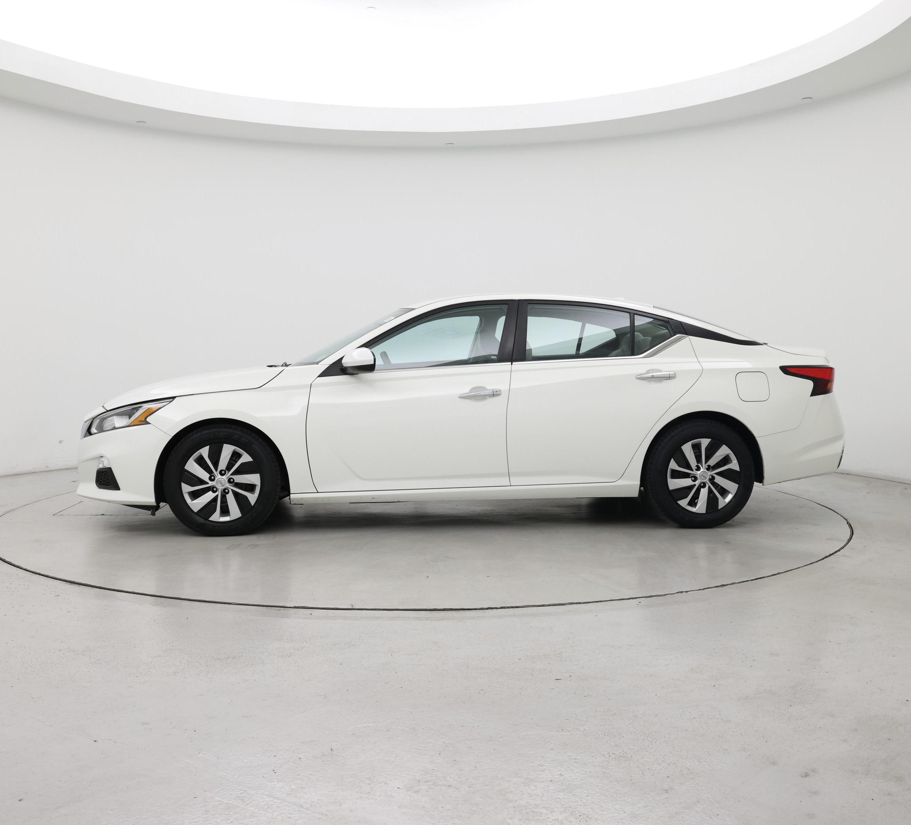 Thumbnail: 2020 Nissan Altima - 3