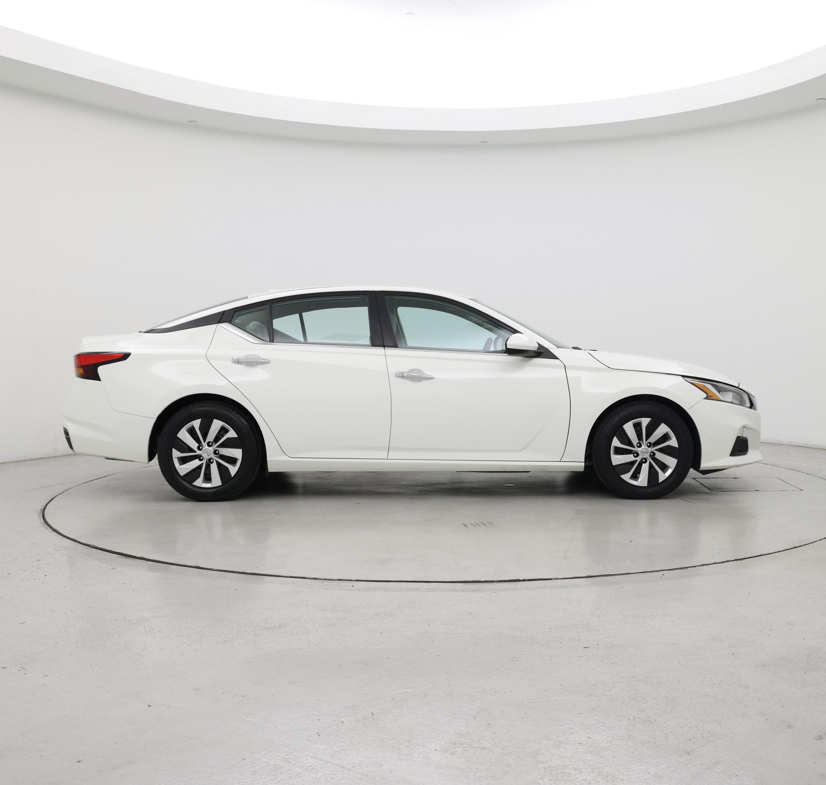 Thumbnail: 2020 Nissan Altima - 7