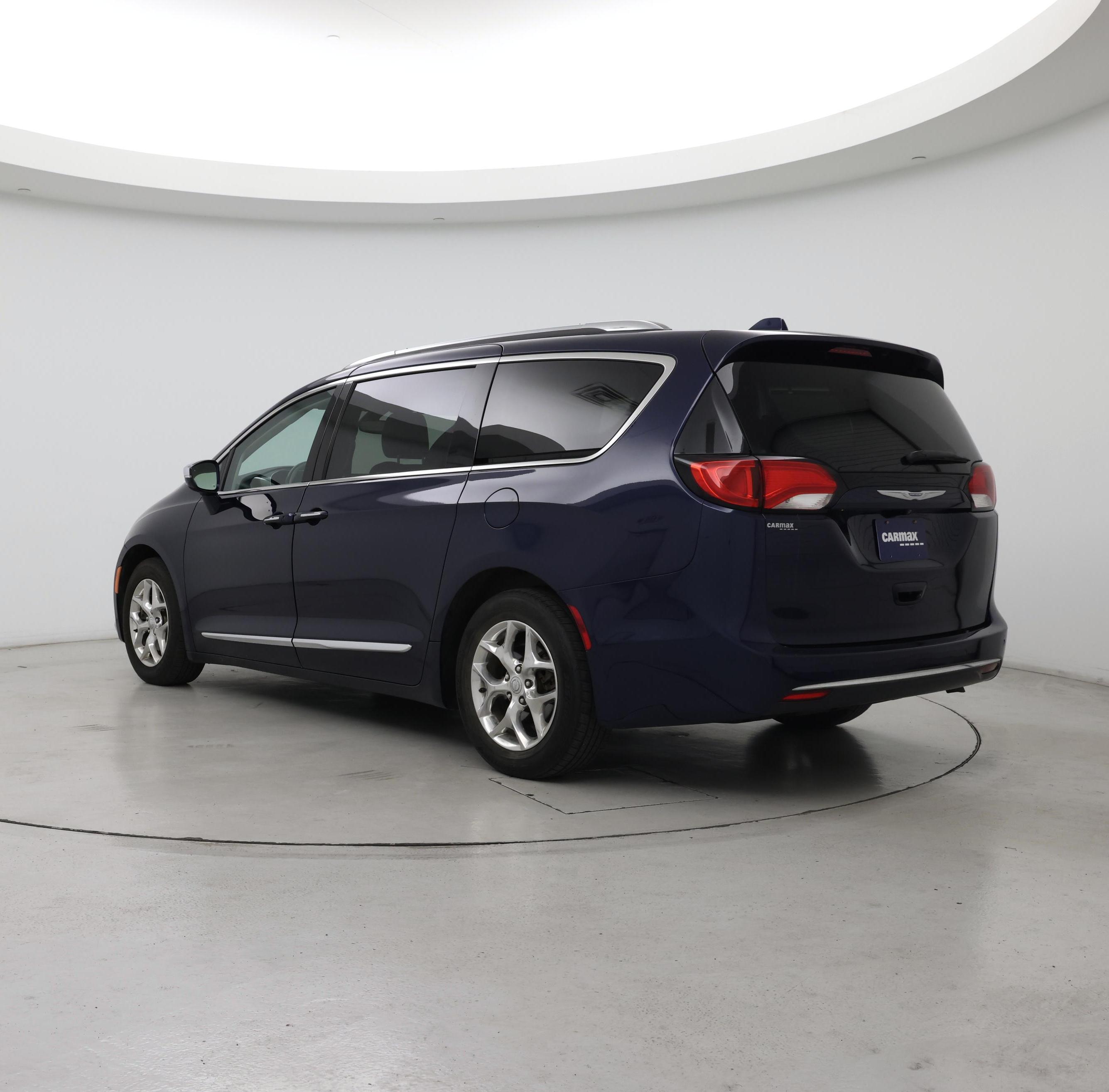 Thumbnail: 2018 Chrysler Pacifica - 2