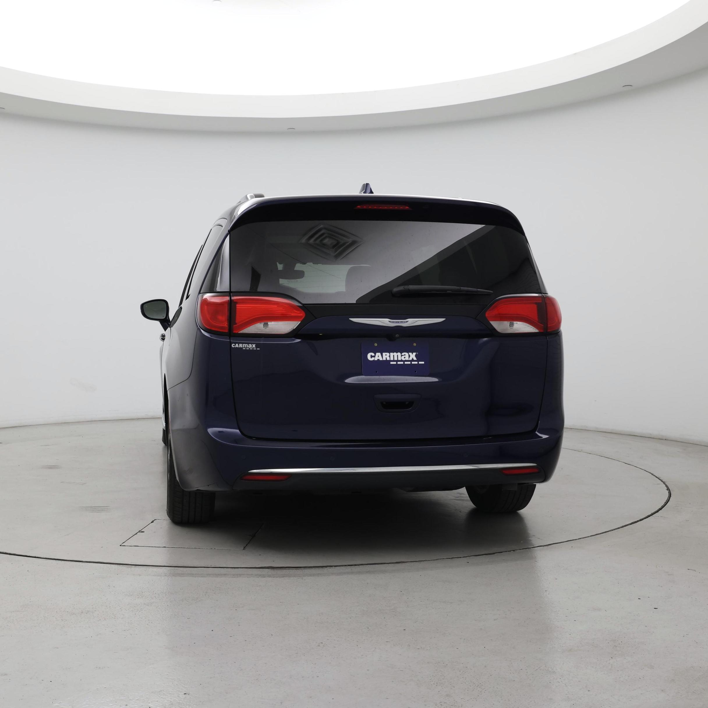 Thumbnail: 2018 Chrysler Pacifica - 6
