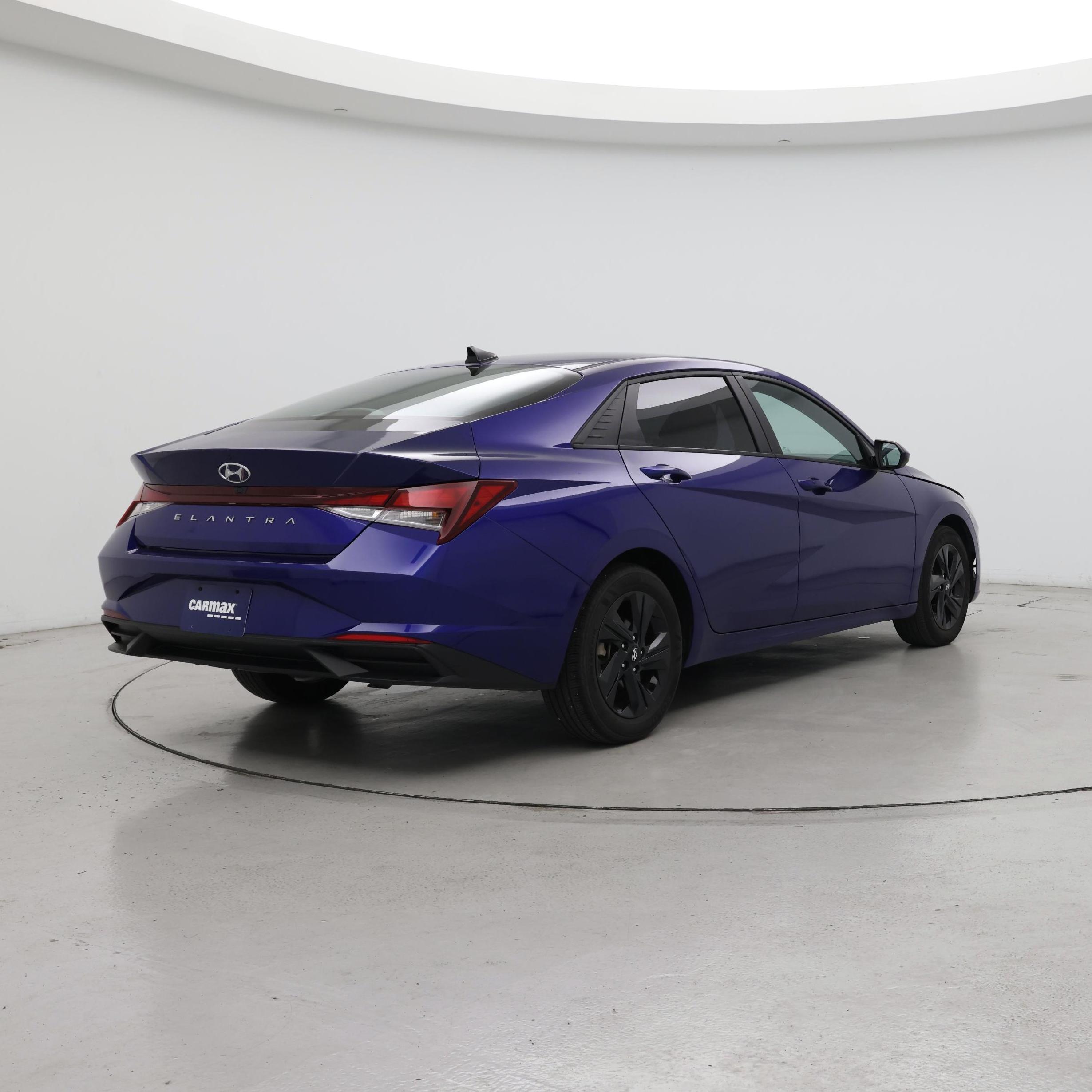 Thumbnail: 2023 Hyundai Elantra - 8