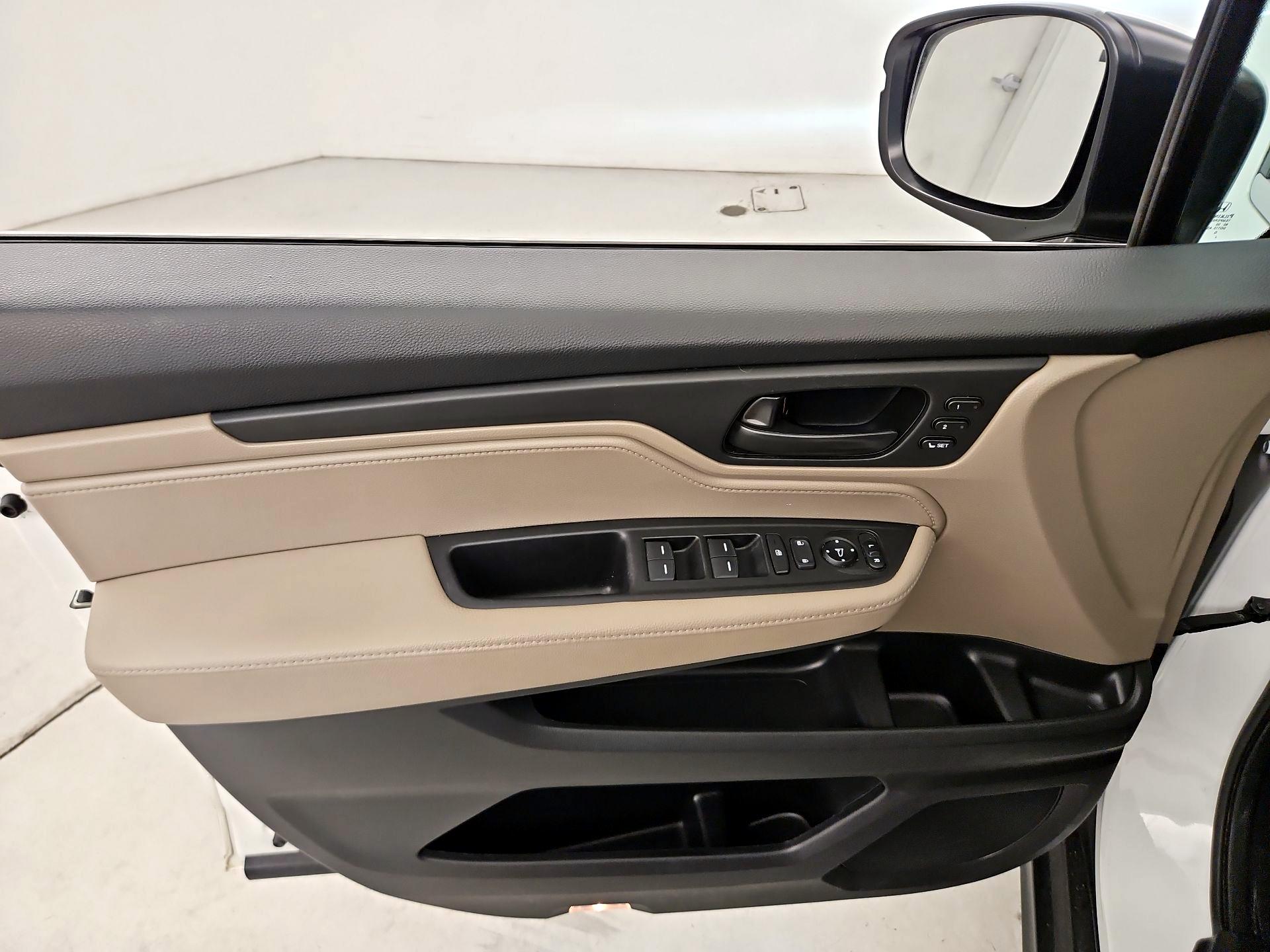 Thumbnail: 2022 Honda Odyssey - 12