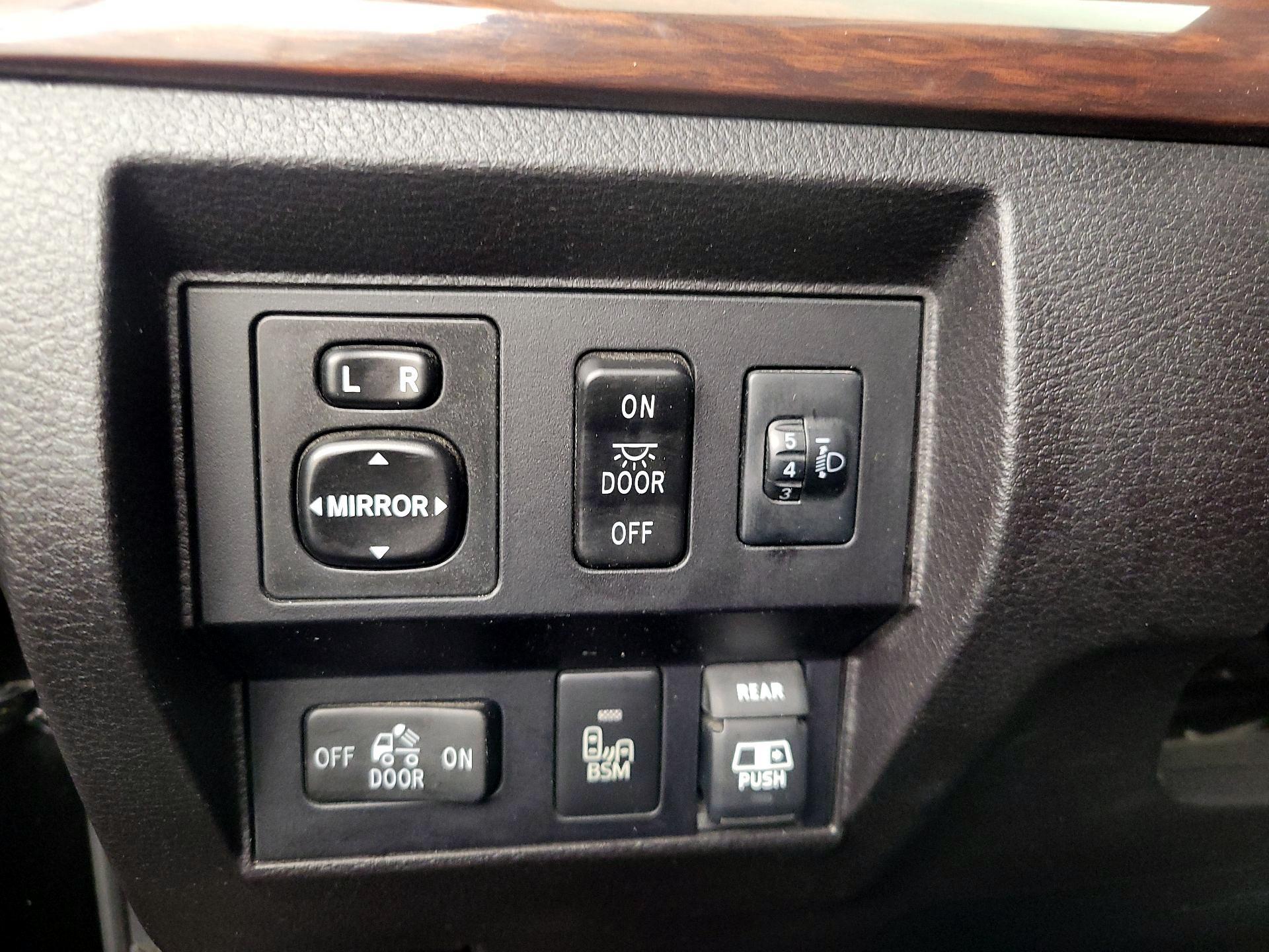 Thumbnail: 2016 Toyota Tundra - 13
