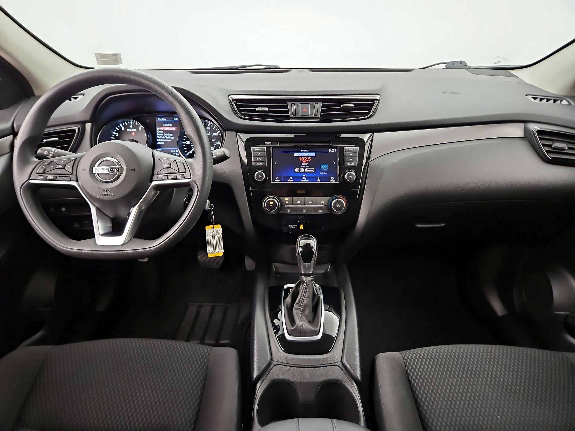 Thumbnail: 2020 Nissan Rogue Sport - 9