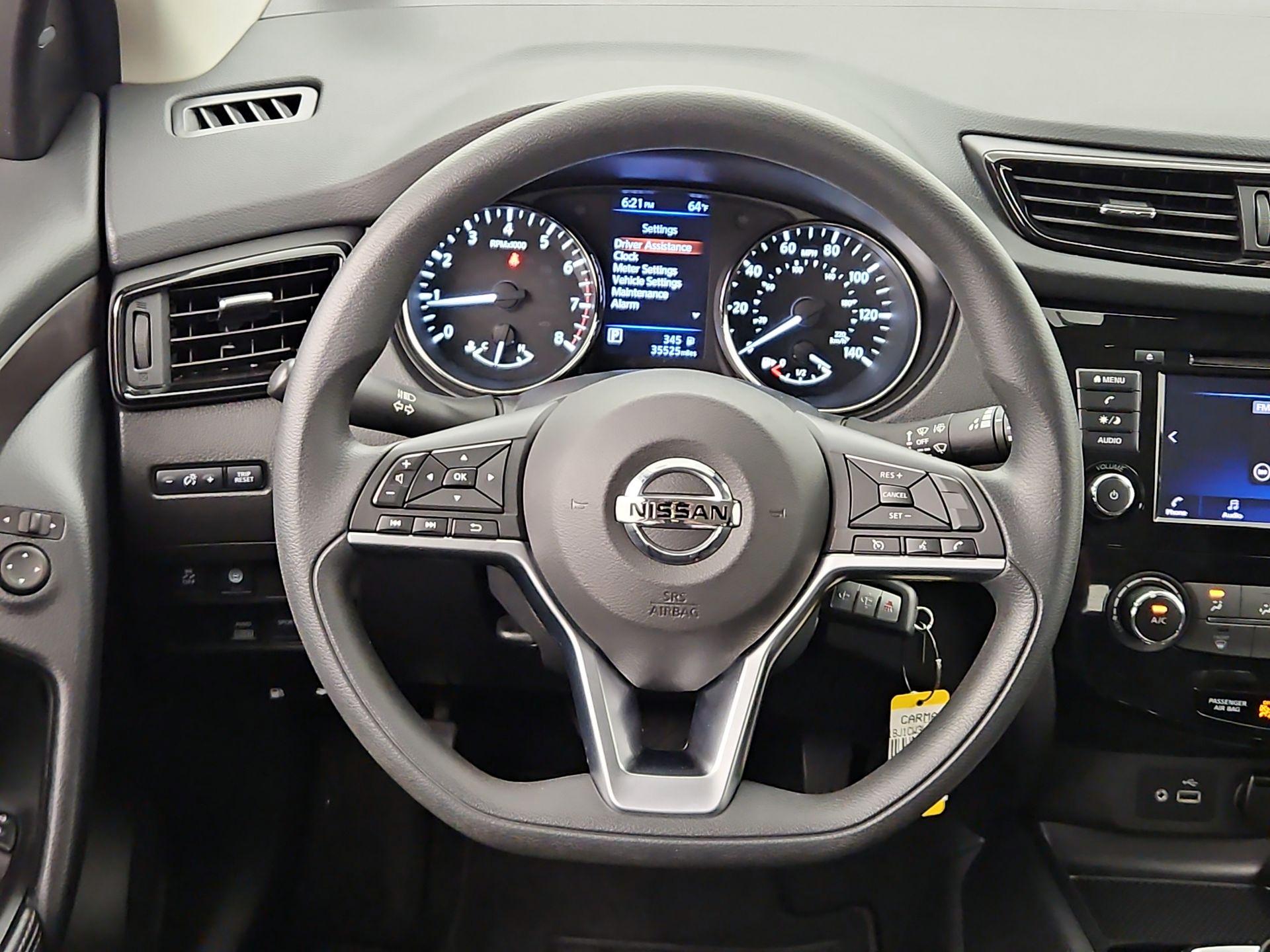 Thumbnail: 2020 Nissan Rogue Sport - 10