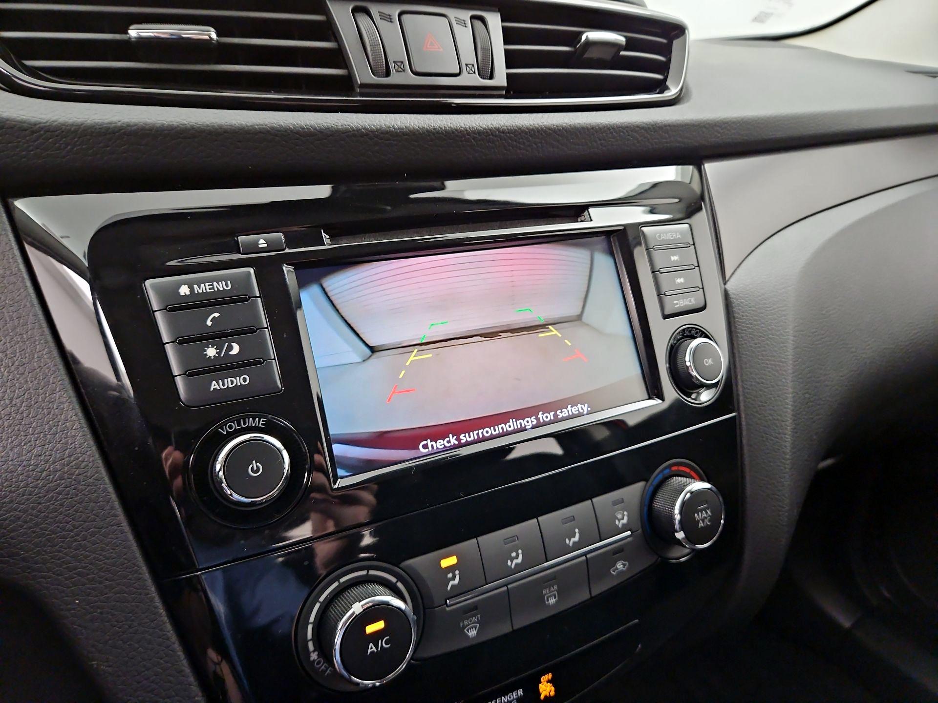 Thumbnail: 2020 Nissan Rogue Sport - 14