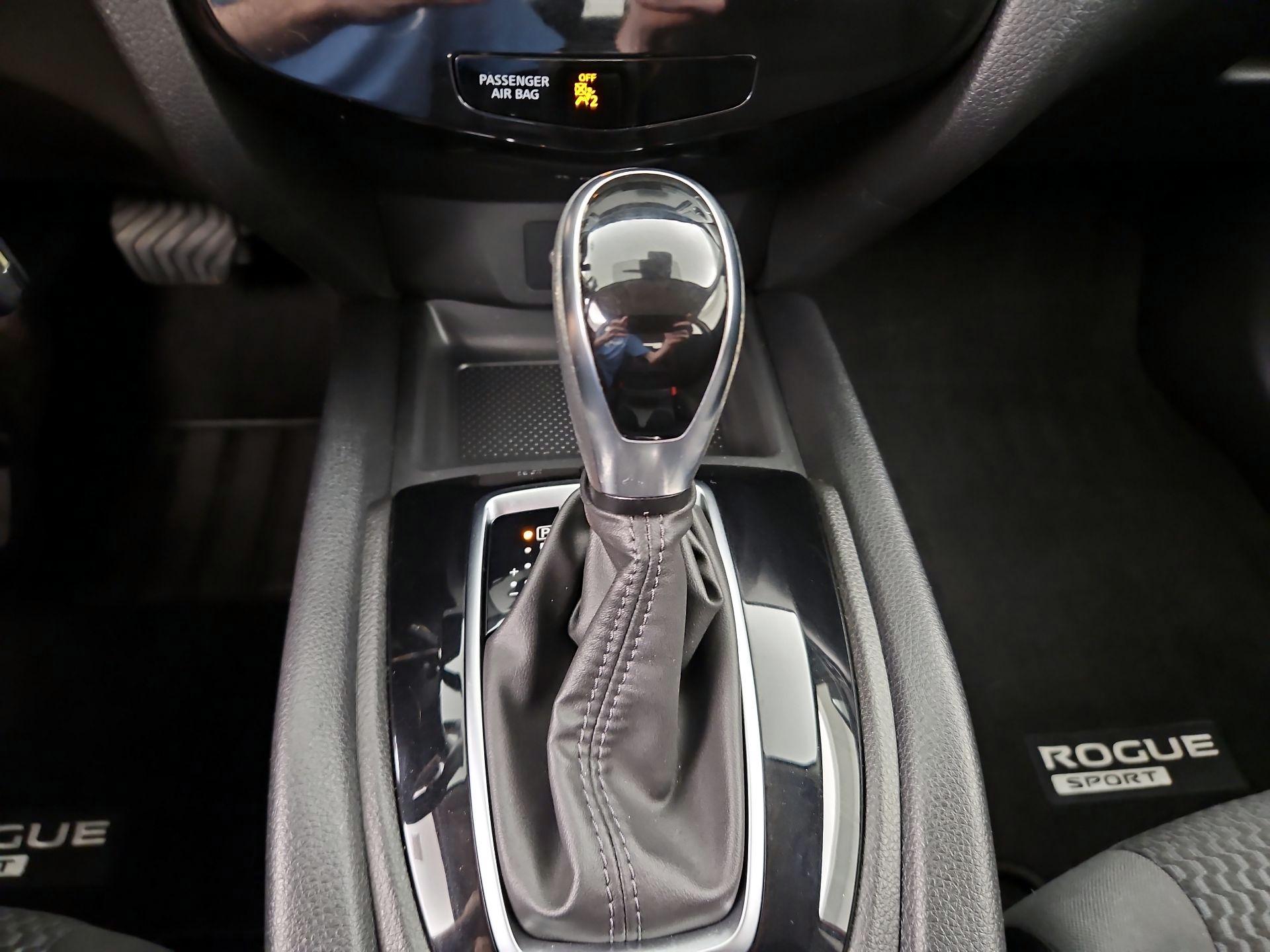 Thumbnail: 2020 Nissan Rogue Sport - 17