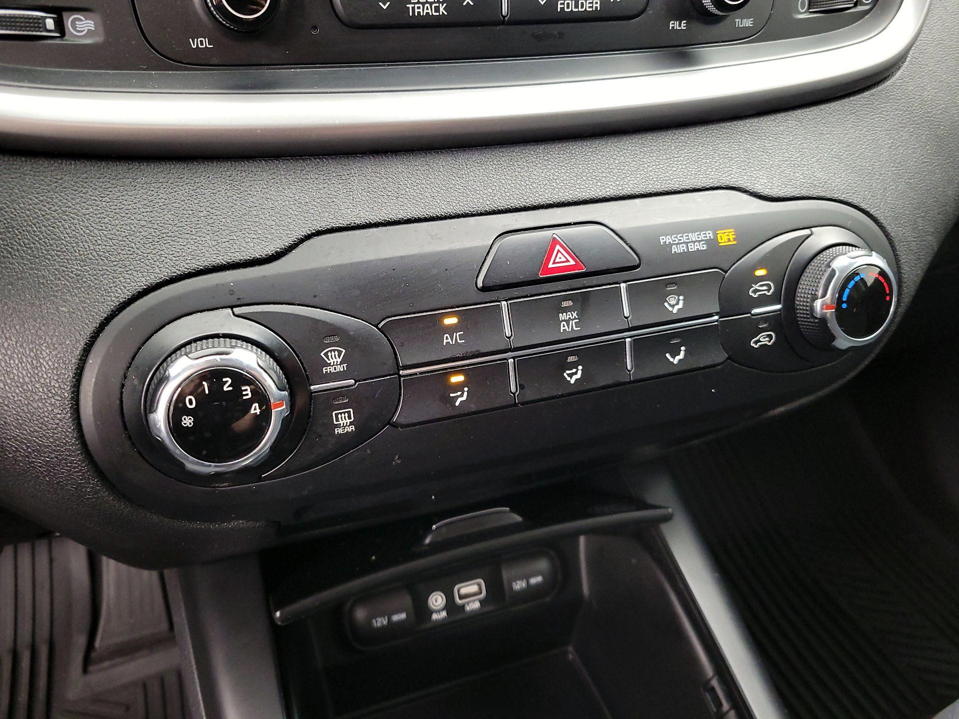 Thumbnail: 2018 Kia Sorento - 16