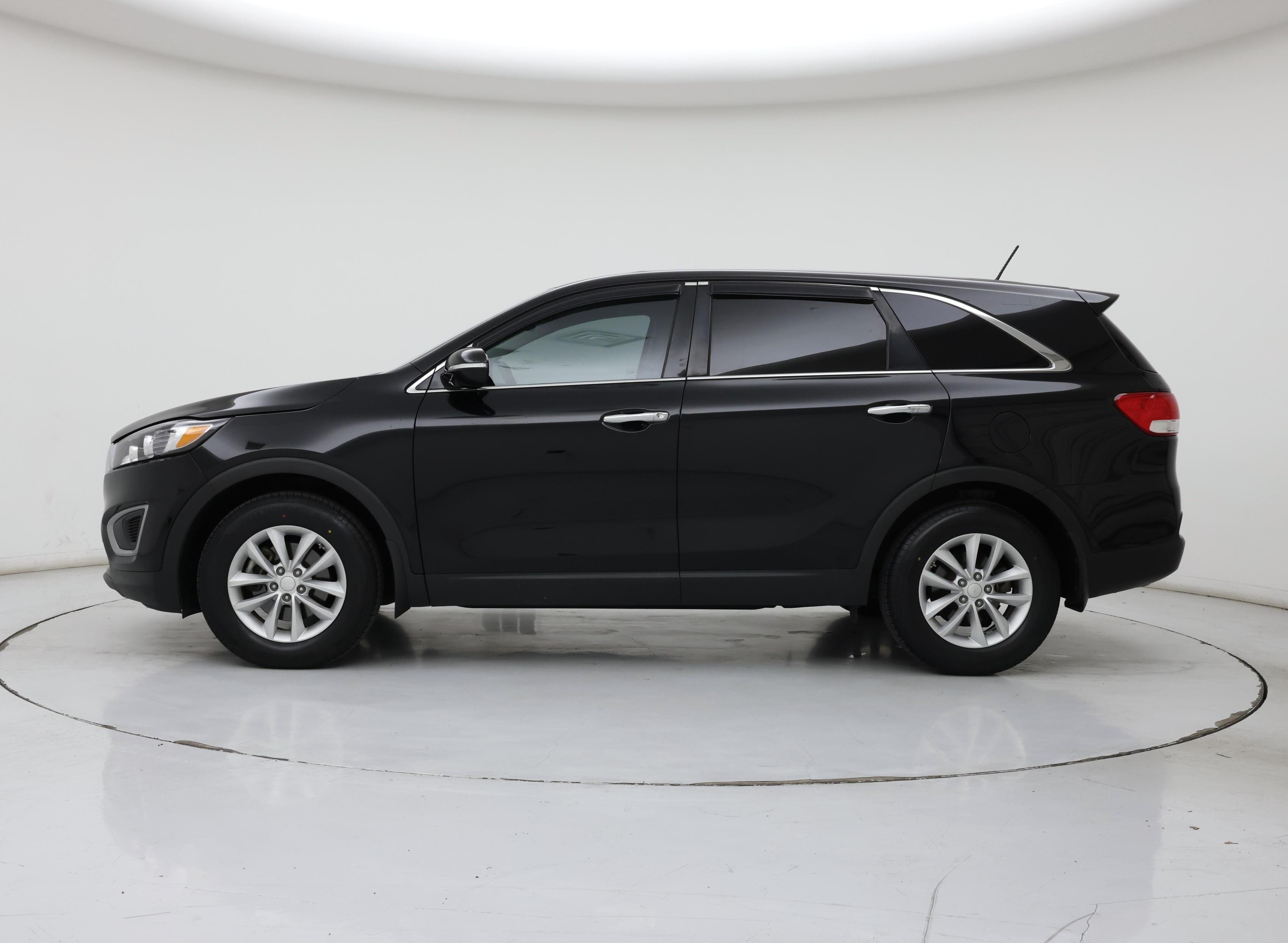 Thumbnail: 2018 Kia Sorento - 3