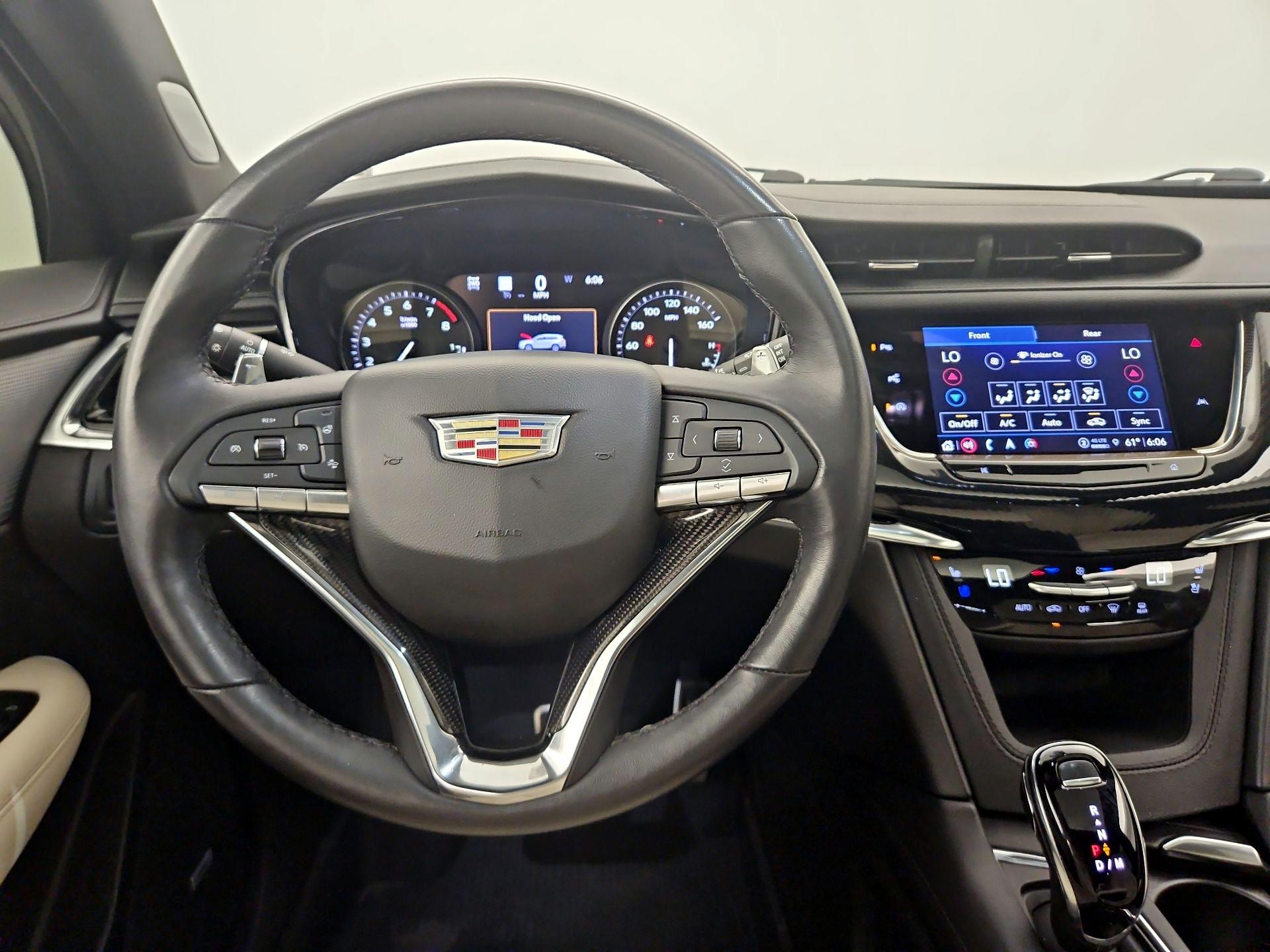 Thumbnail: 2023 Cadillac XT6 - 10