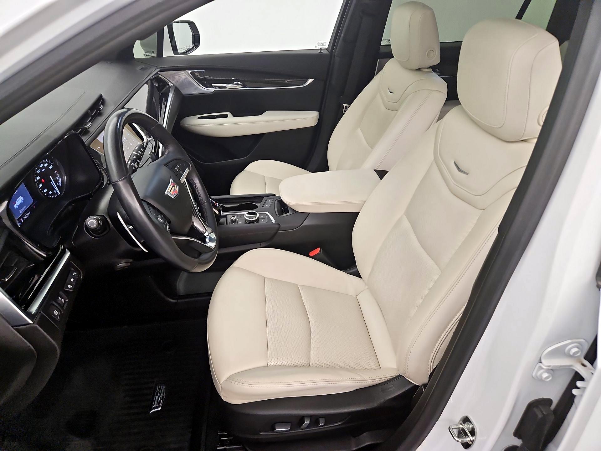 Thumbnail: 2023 Cadillac XT6 - 11