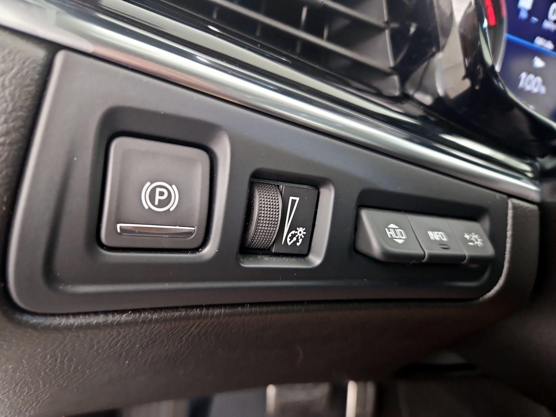 Thumbnail: 2023 Cadillac XT6 - 13