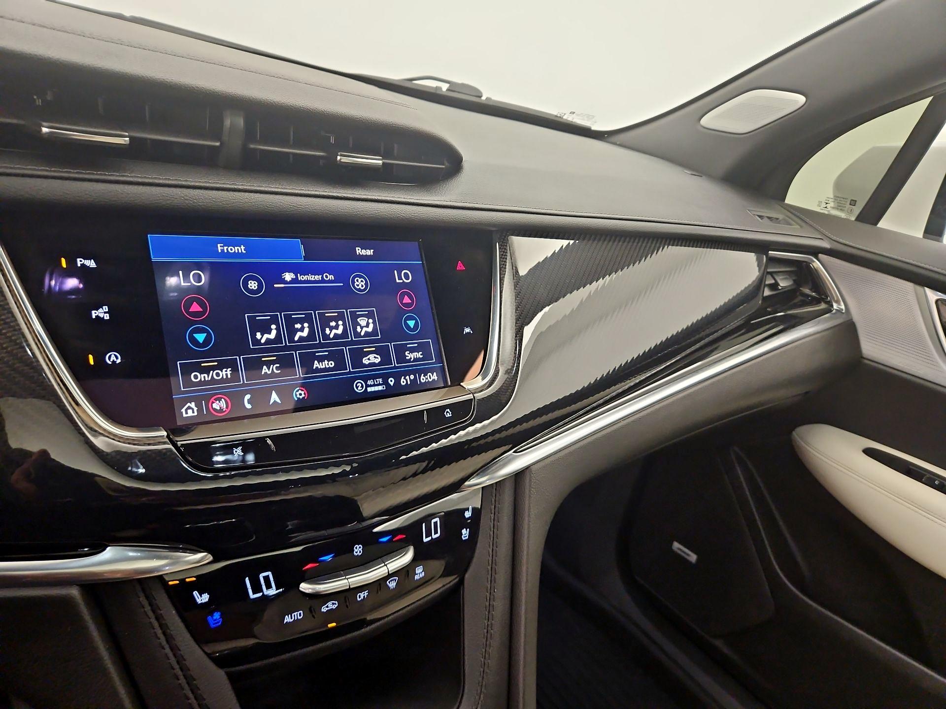 Thumbnail: 2023 Cadillac XT6 - 15