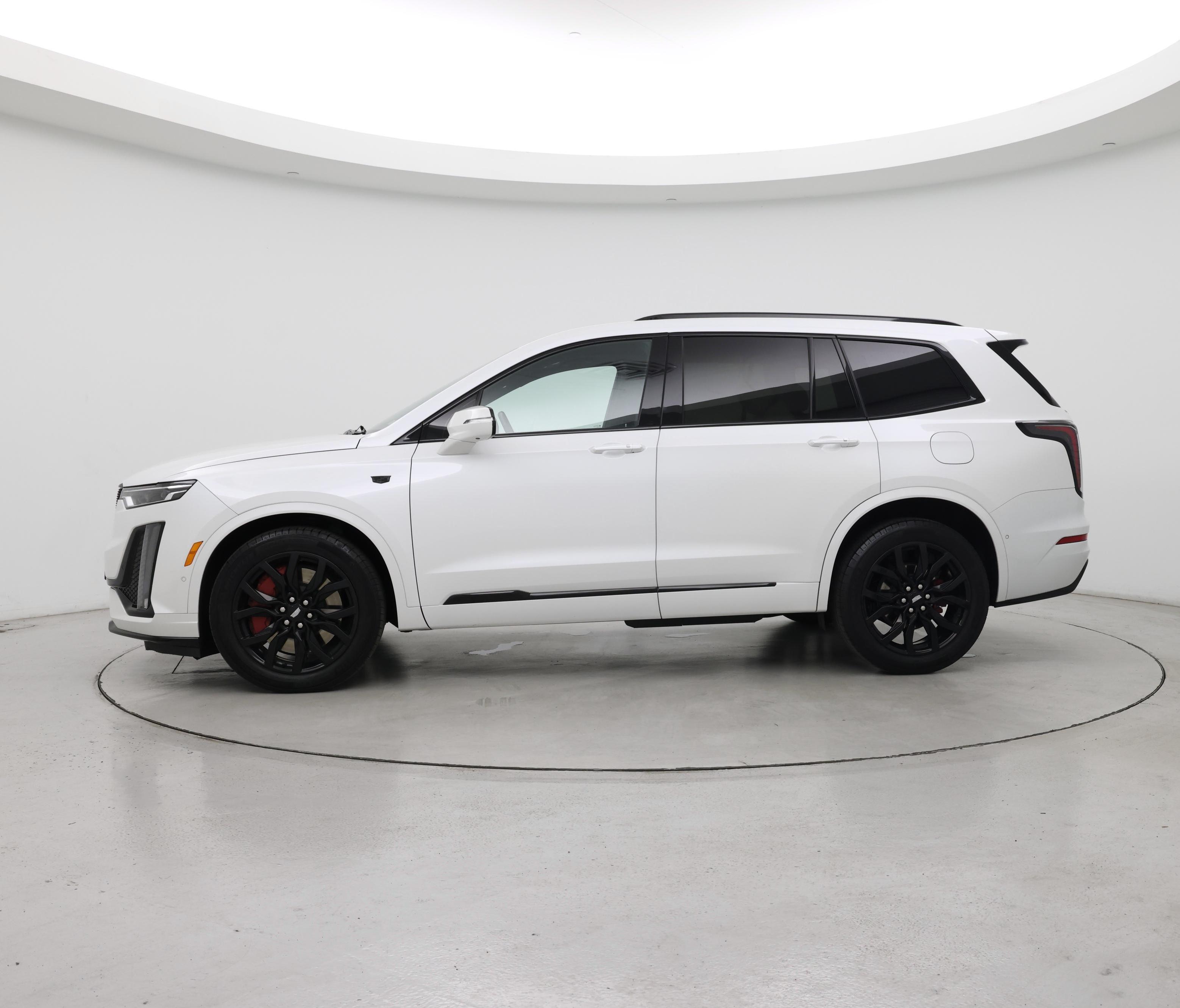 Thumbnail: 2023 Cadillac XT6 - 3