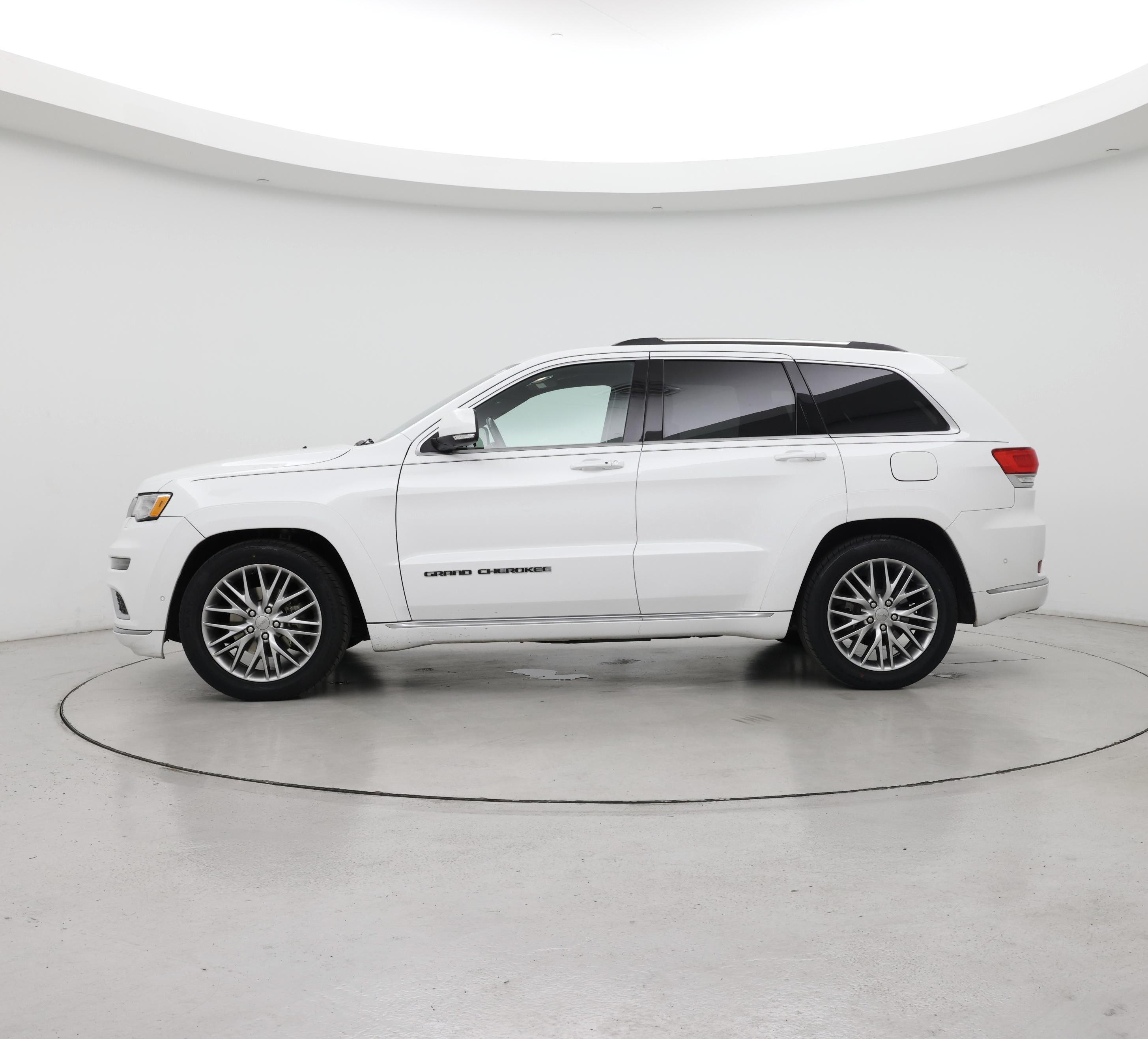 Thumbnail: 2017 Jeep Grand Cherokee - 3