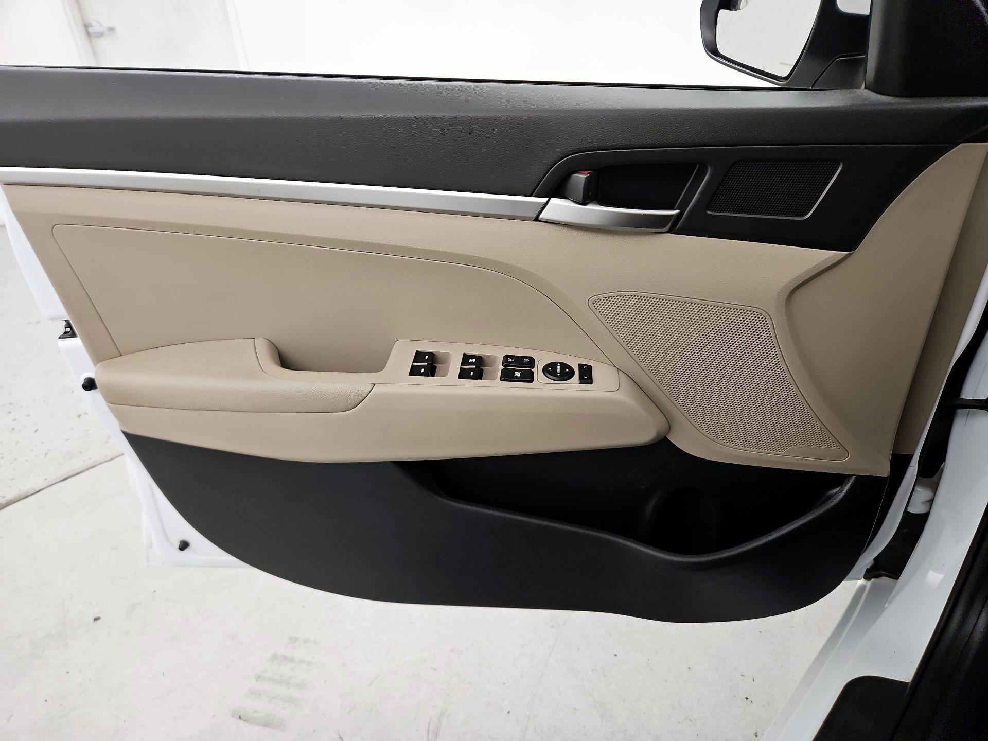 Thumbnail: 2020 Hyundai Elantra - 12