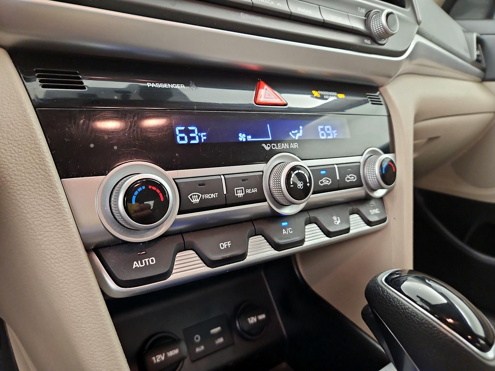Thumbnail: 2020 Hyundai Elantra - 16