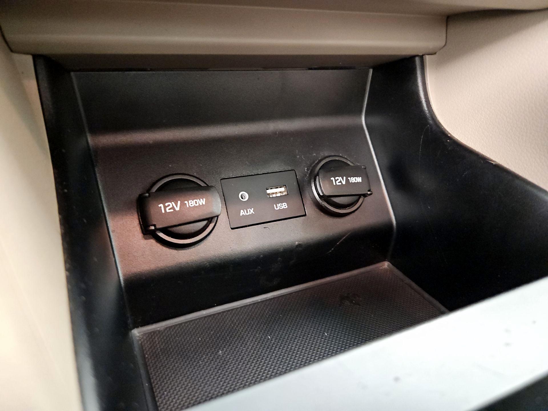 Thumbnail: 2020 Hyundai Elantra - 18