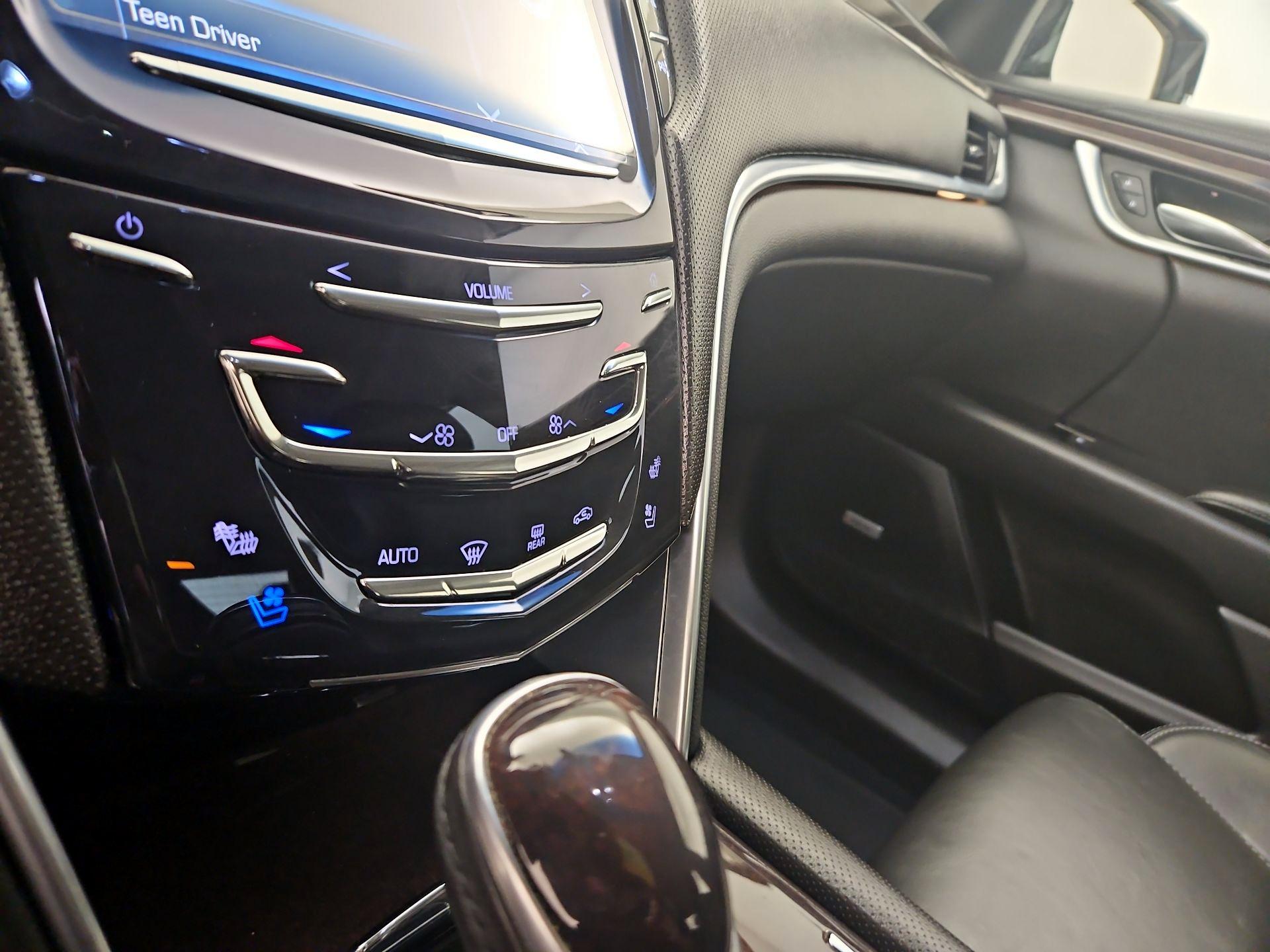 Thumbnail: 2017 Cadillac XTS - 16