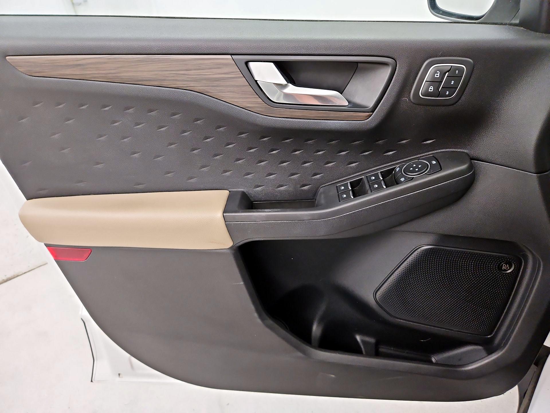 Thumbnail: 2020 Ford Escape - 12