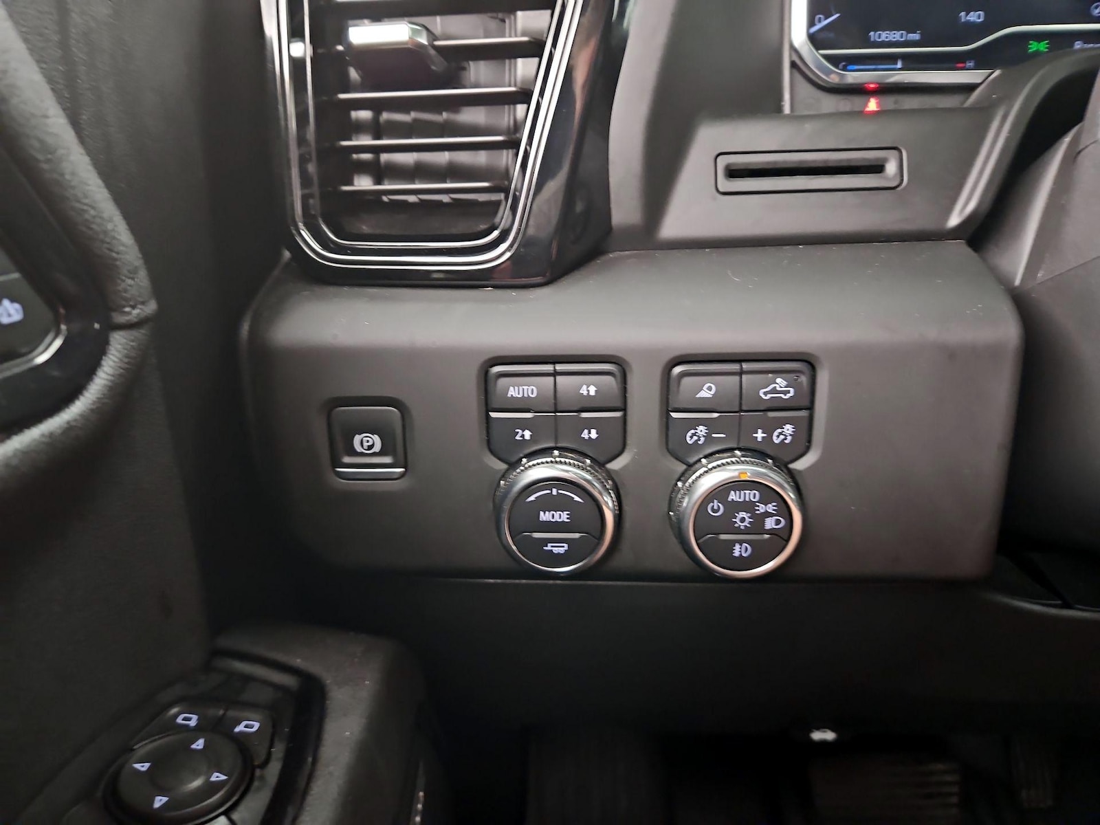 2025 GMC Sierra 1500 AT4 - Photo 14