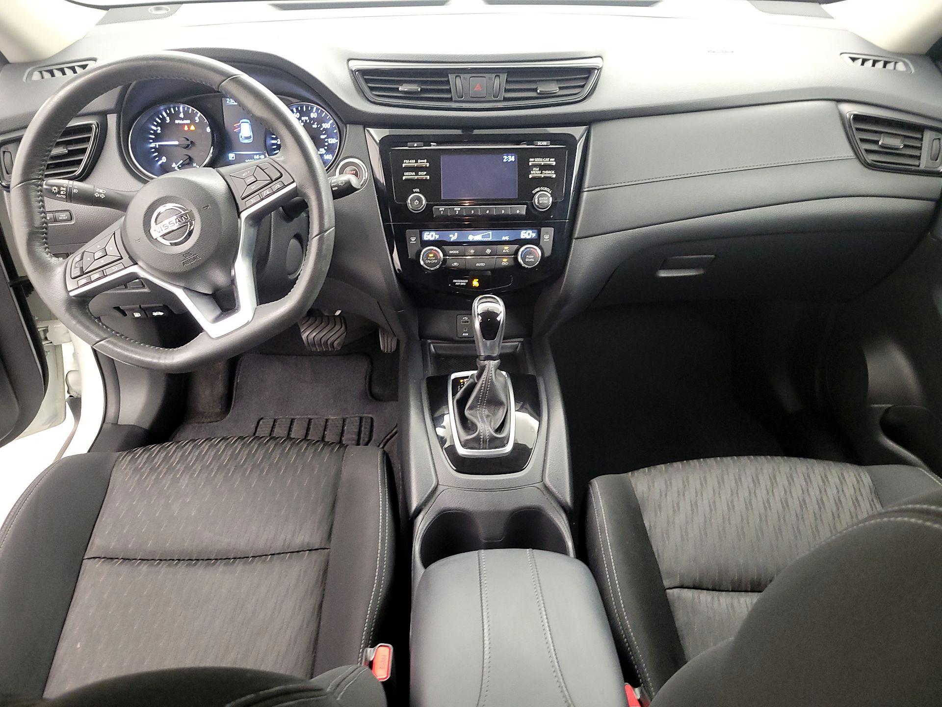 Thumbnail: 2017 Nissan Rogue - 9