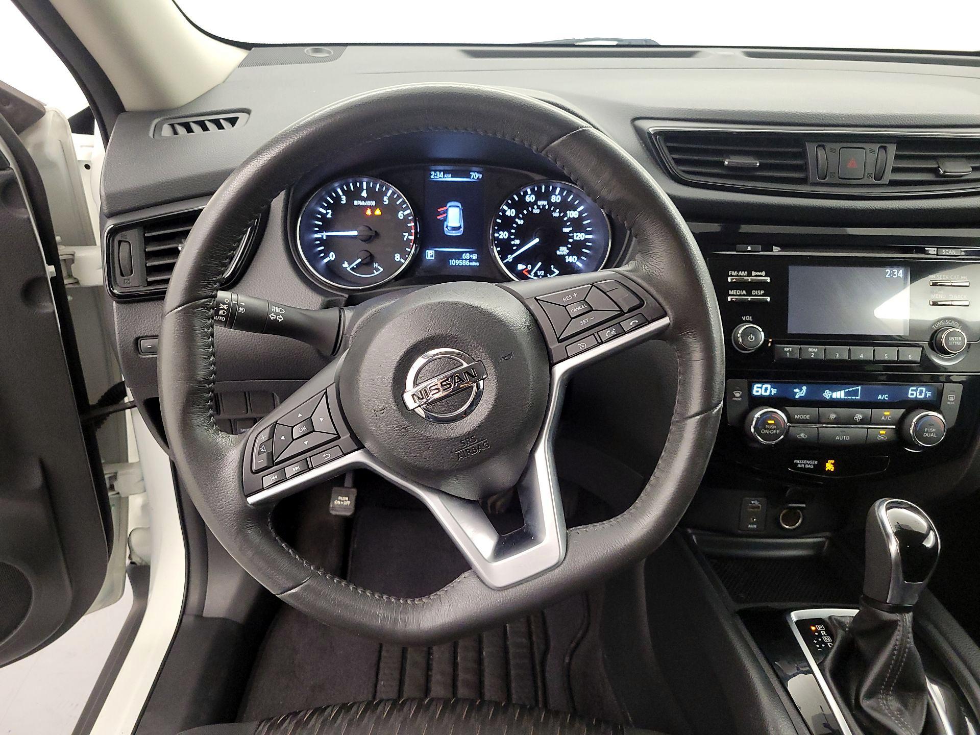 Thumbnail: 2017 Nissan Rogue - 10