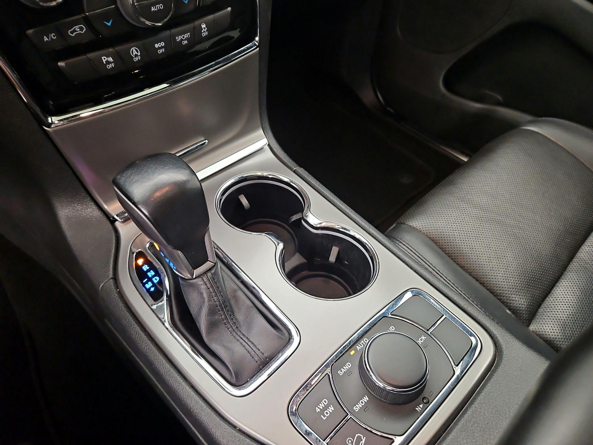 Thumbnail: 2020 Jeep Grand Cherokee - 17