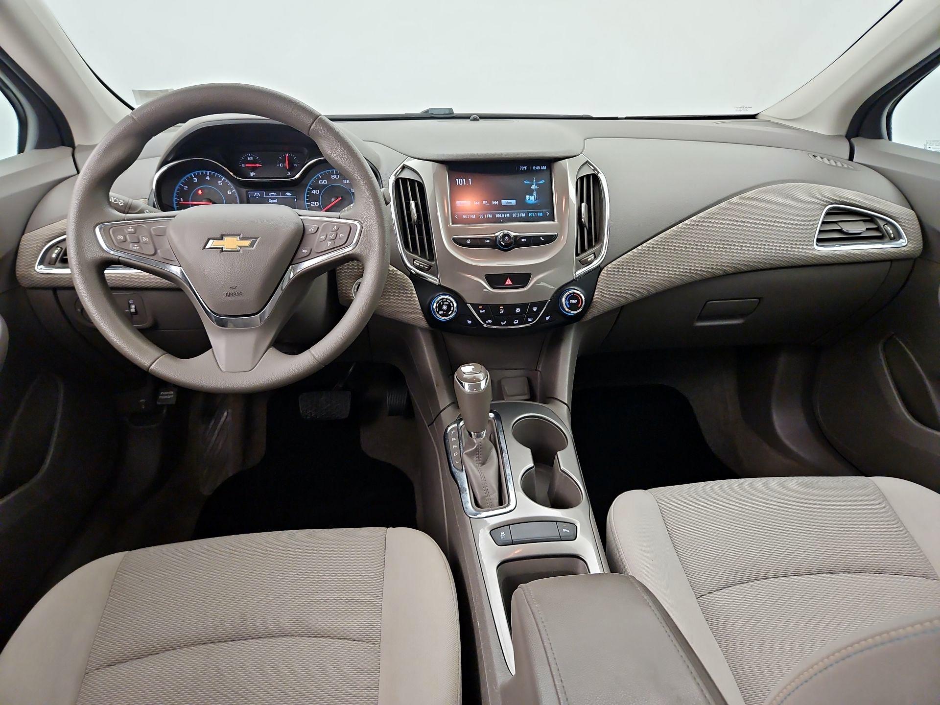 Thumbnail: 2018 Chevrolet Cruze - 9
