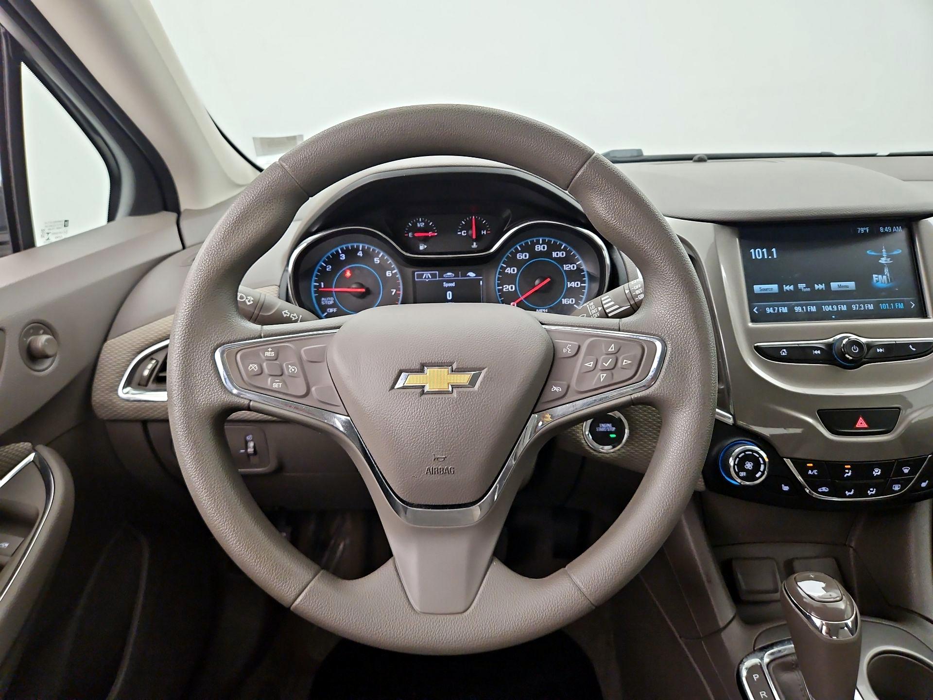 Thumbnail: 2018 Chevrolet Cruze - 10
