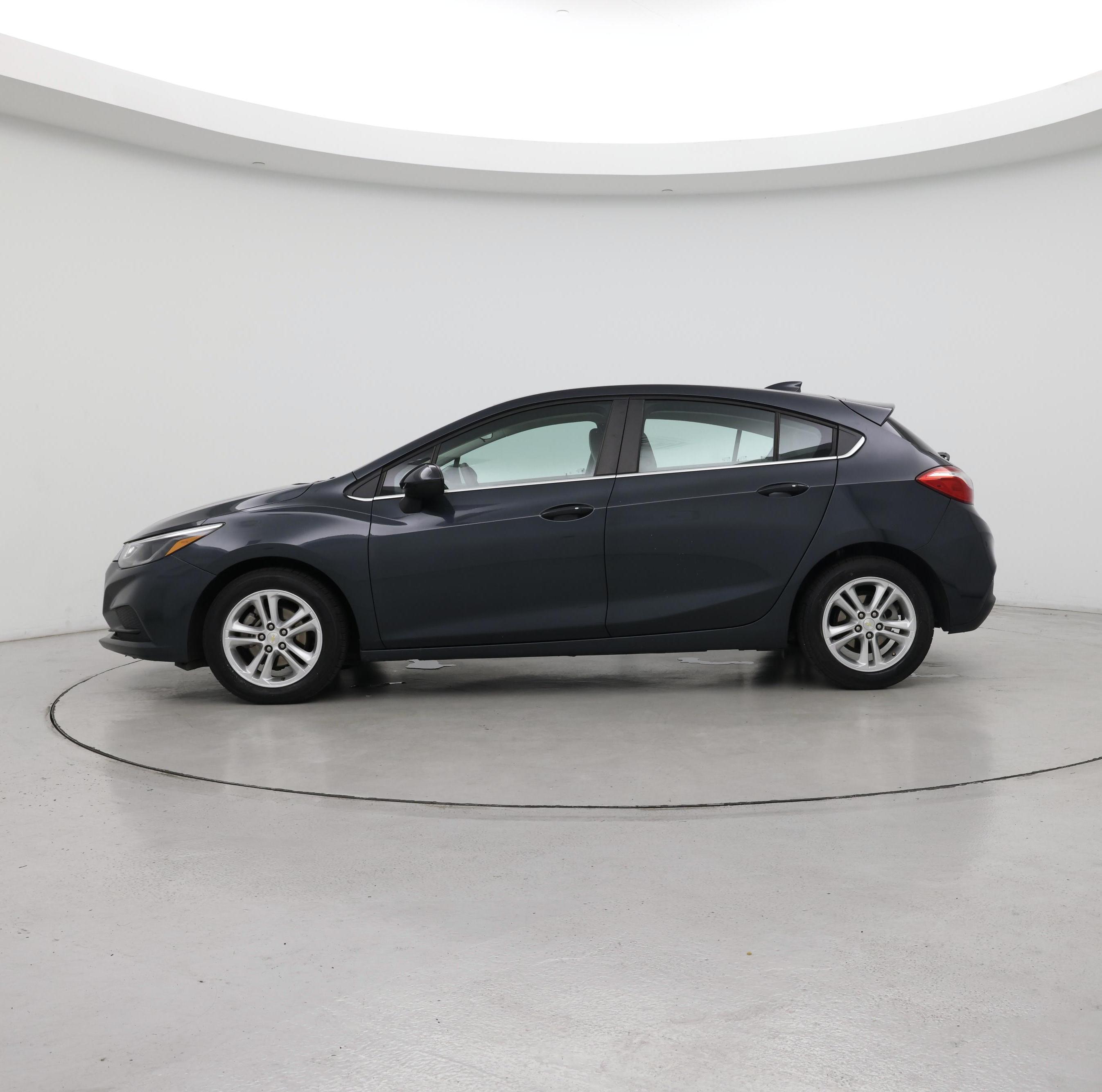 Thumbnail: 2018 Chevrolet Cruze - 3