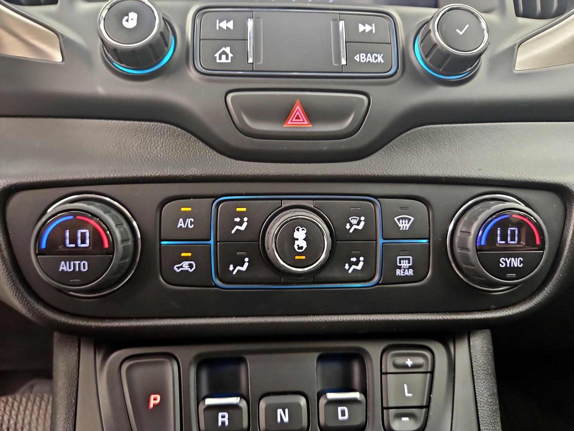 Thumbnail: 2020 GMC Terrain - 17