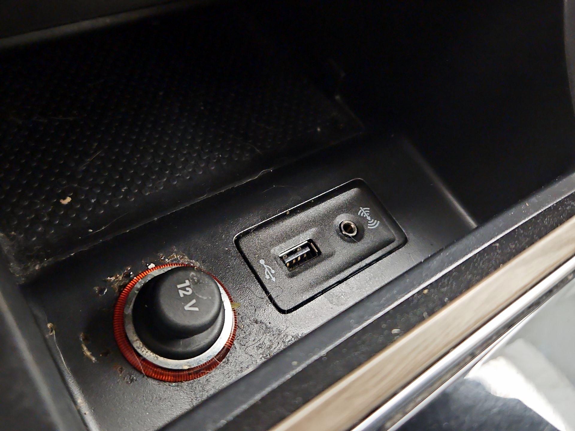 Thumbnail: 2016 Volkswagen Passat - 18